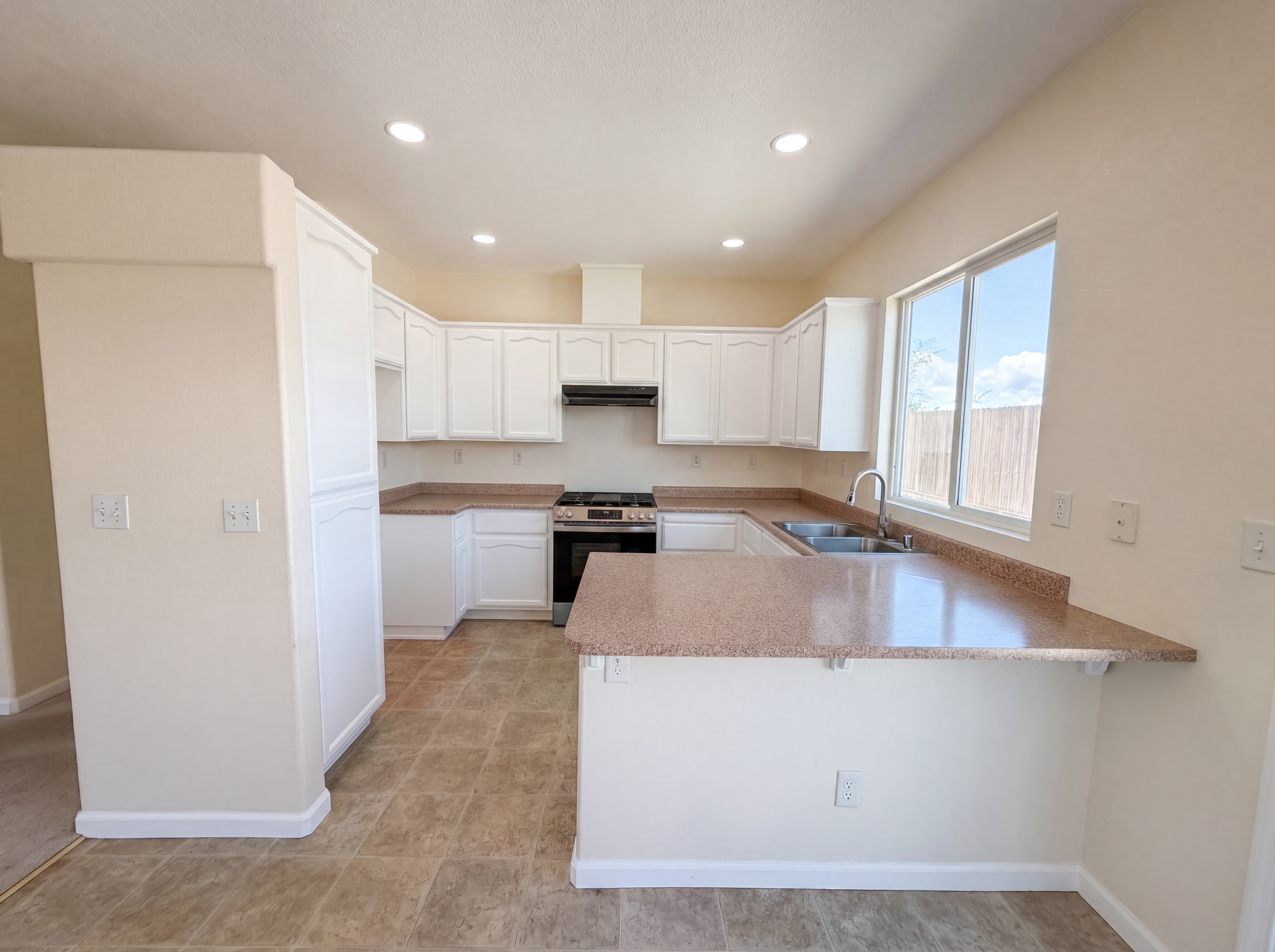 Photo 2 of 22 of 2227 Roberta Ave, Marysville, CA
