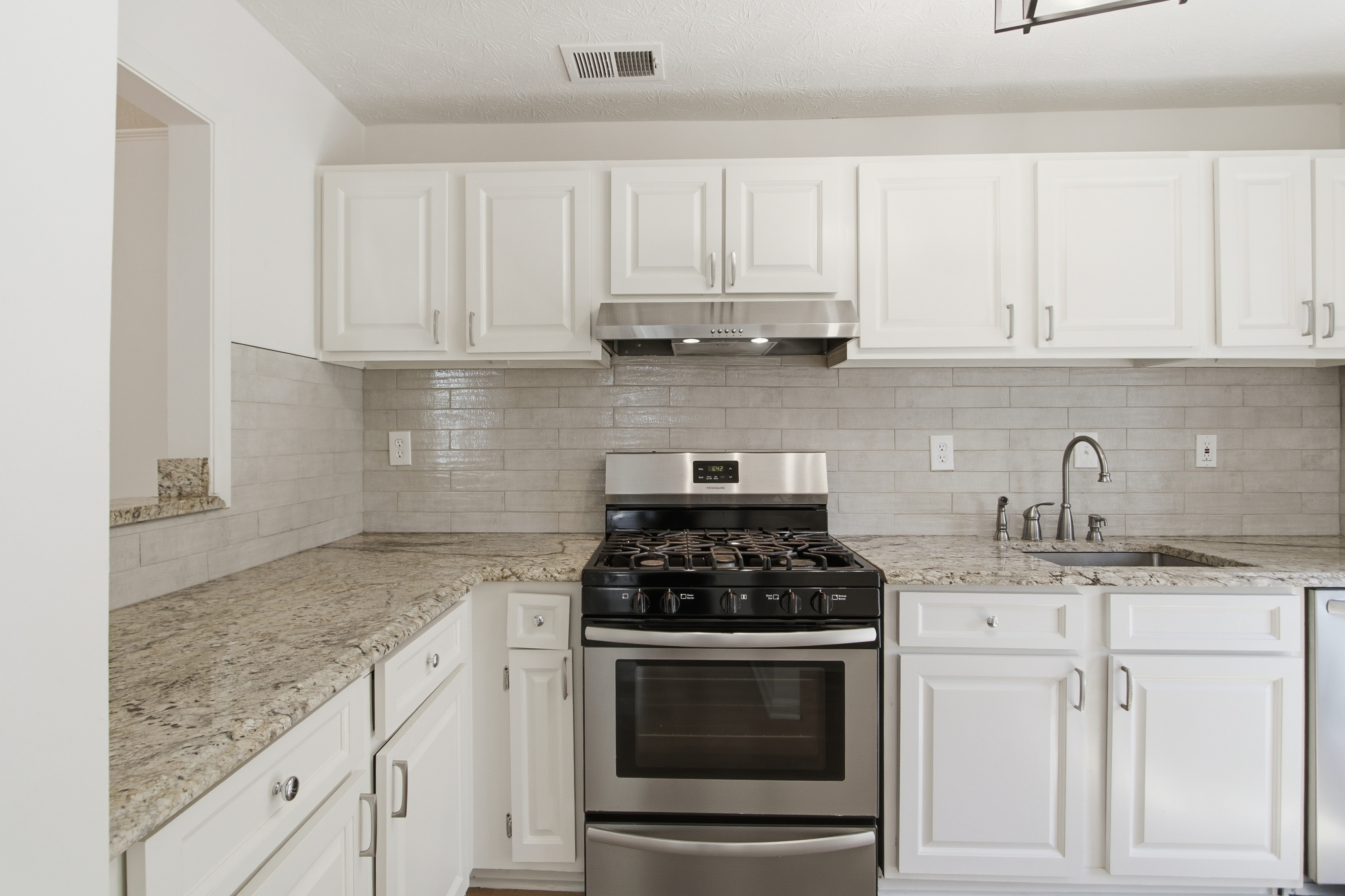 Photo 2 of 19 of 1107 Wynnes Ridge Cir SE, Marietta, GA