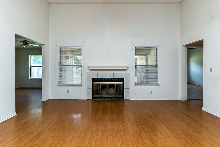 Photo 5 of 20 - 8204 Mark Ln, Watauga, TX 76148