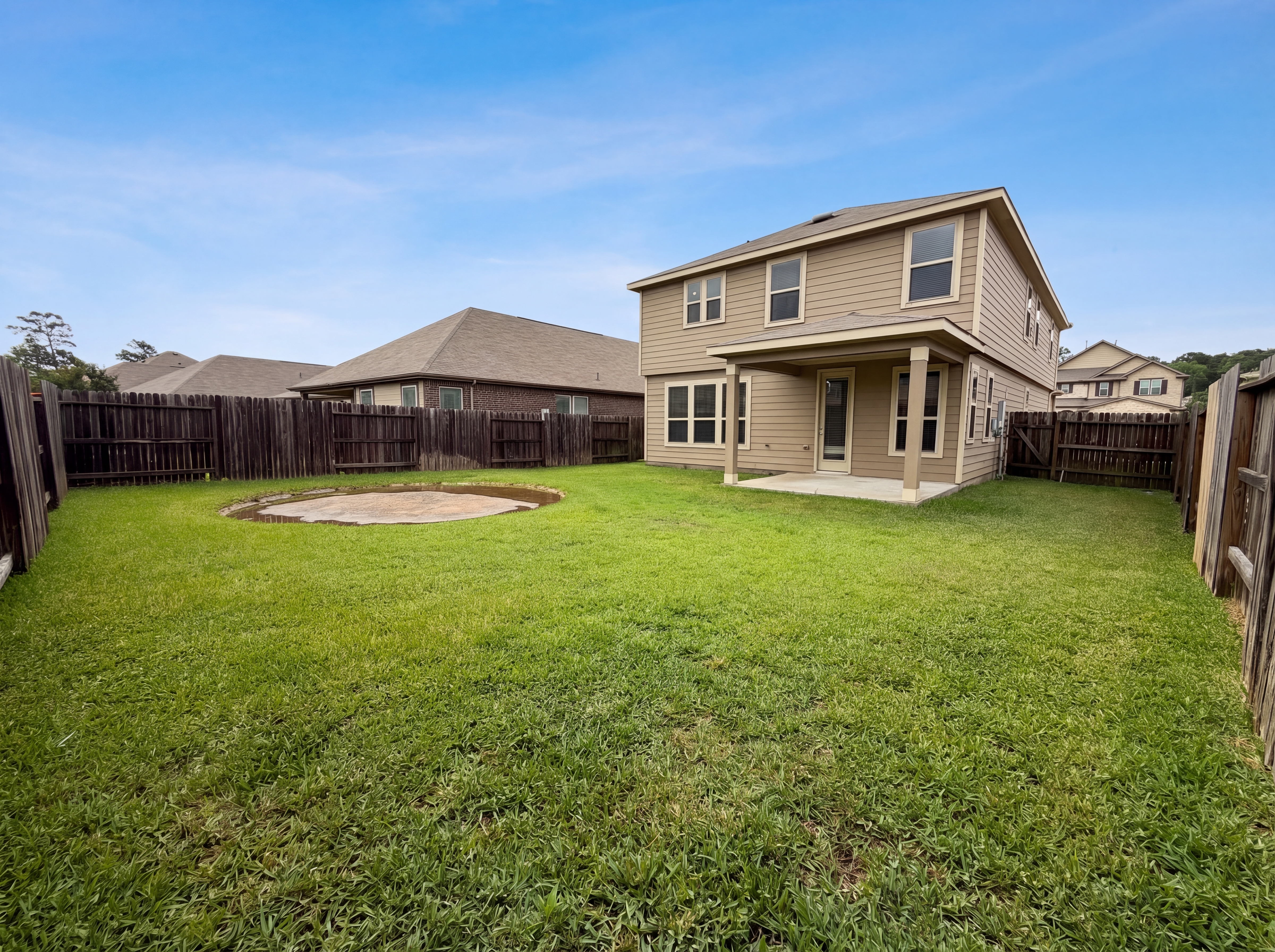 Photo 9 of 24 of 4022 Lake Cypress Cir, Houston, TX