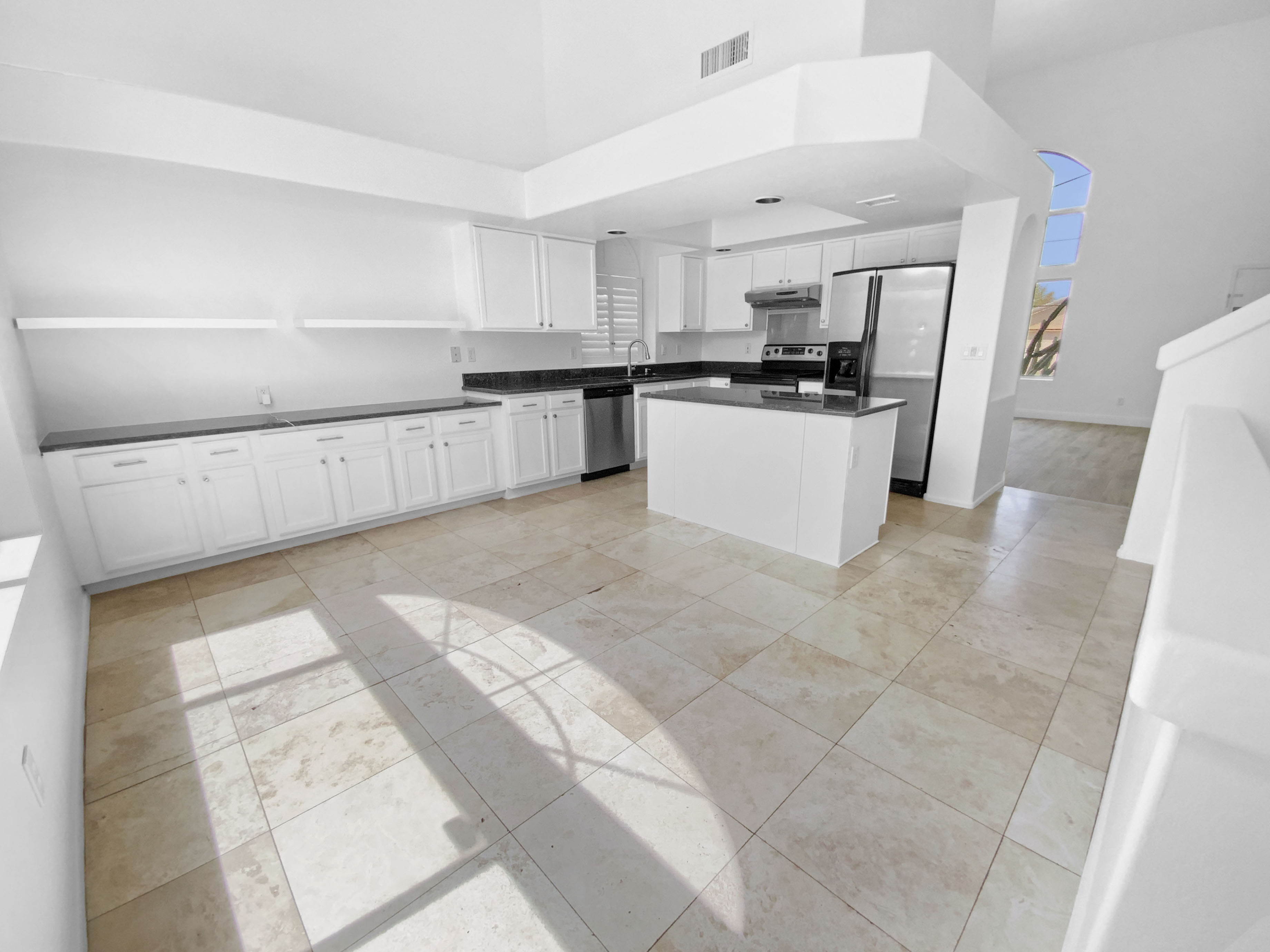 Photo 2 of 22 of 10933 W Vista Ave, Glendale, AZ