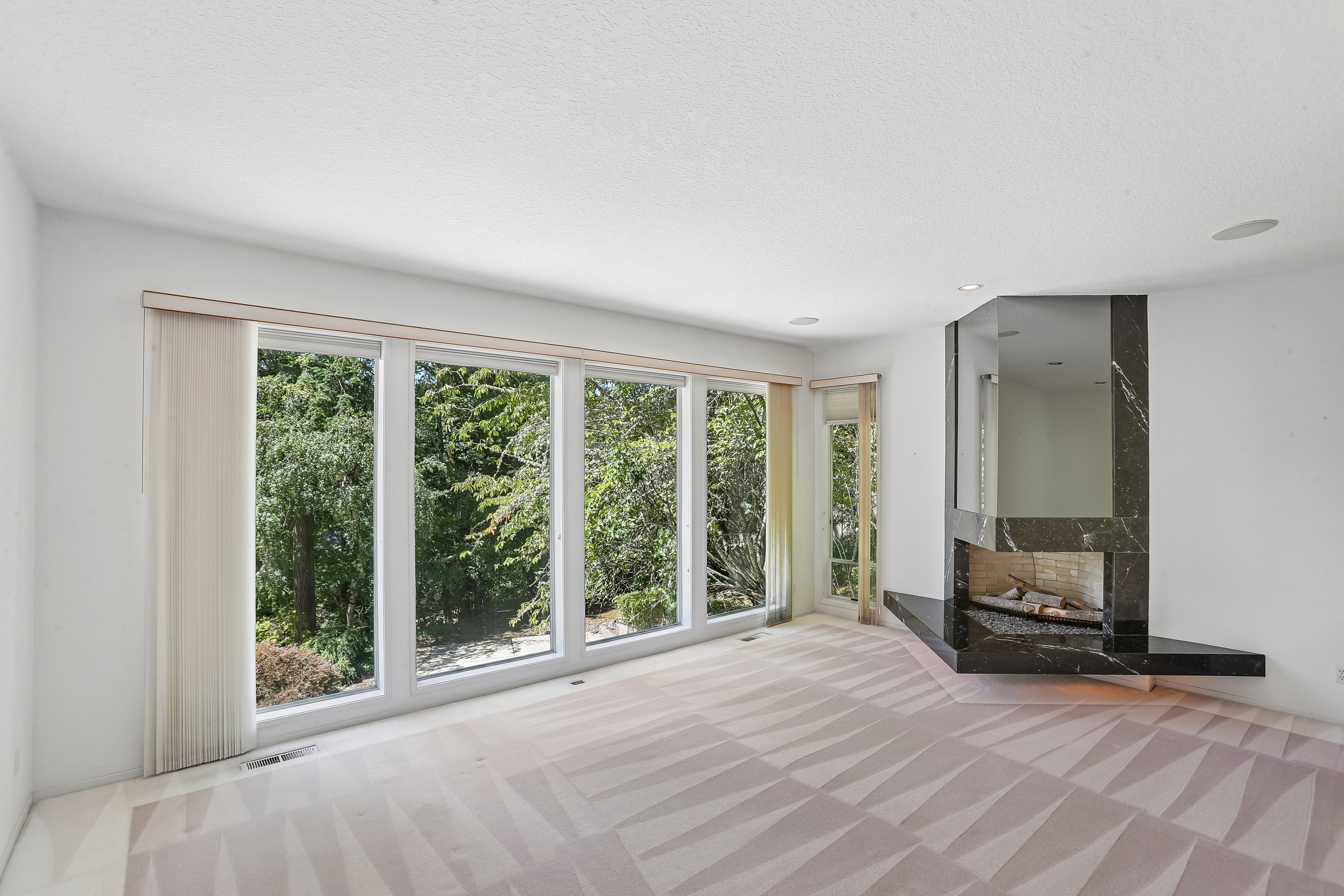 Photo 14 of 35 of 10838 S Southridge Dr, Portland, OR