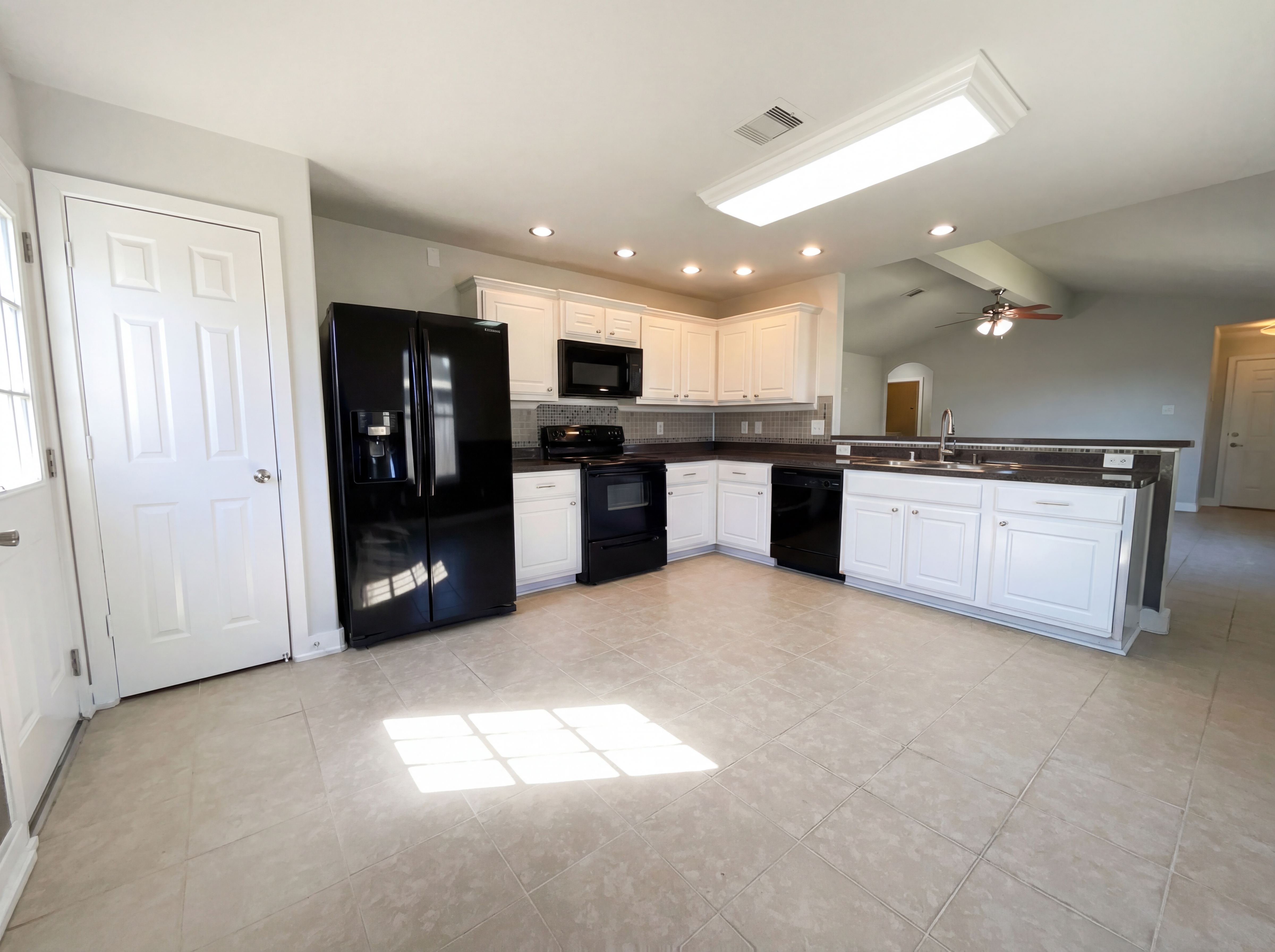 Photo 2 of 16 of 7015 Rosebud Hollow Ln, Richmond, TX