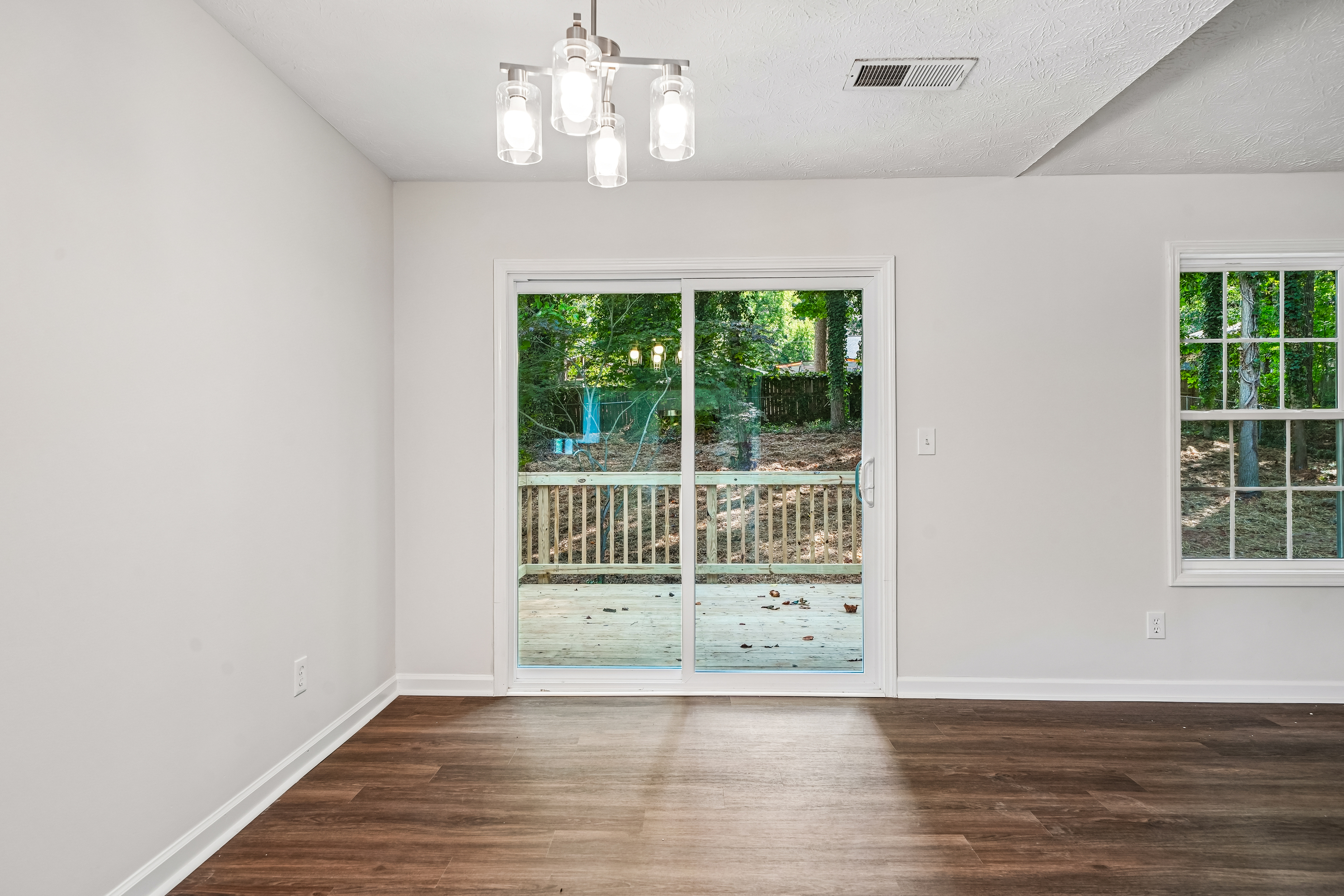 Photo 15 of 26 of 2464 Silver Moss Way, Lawrenceville, GA