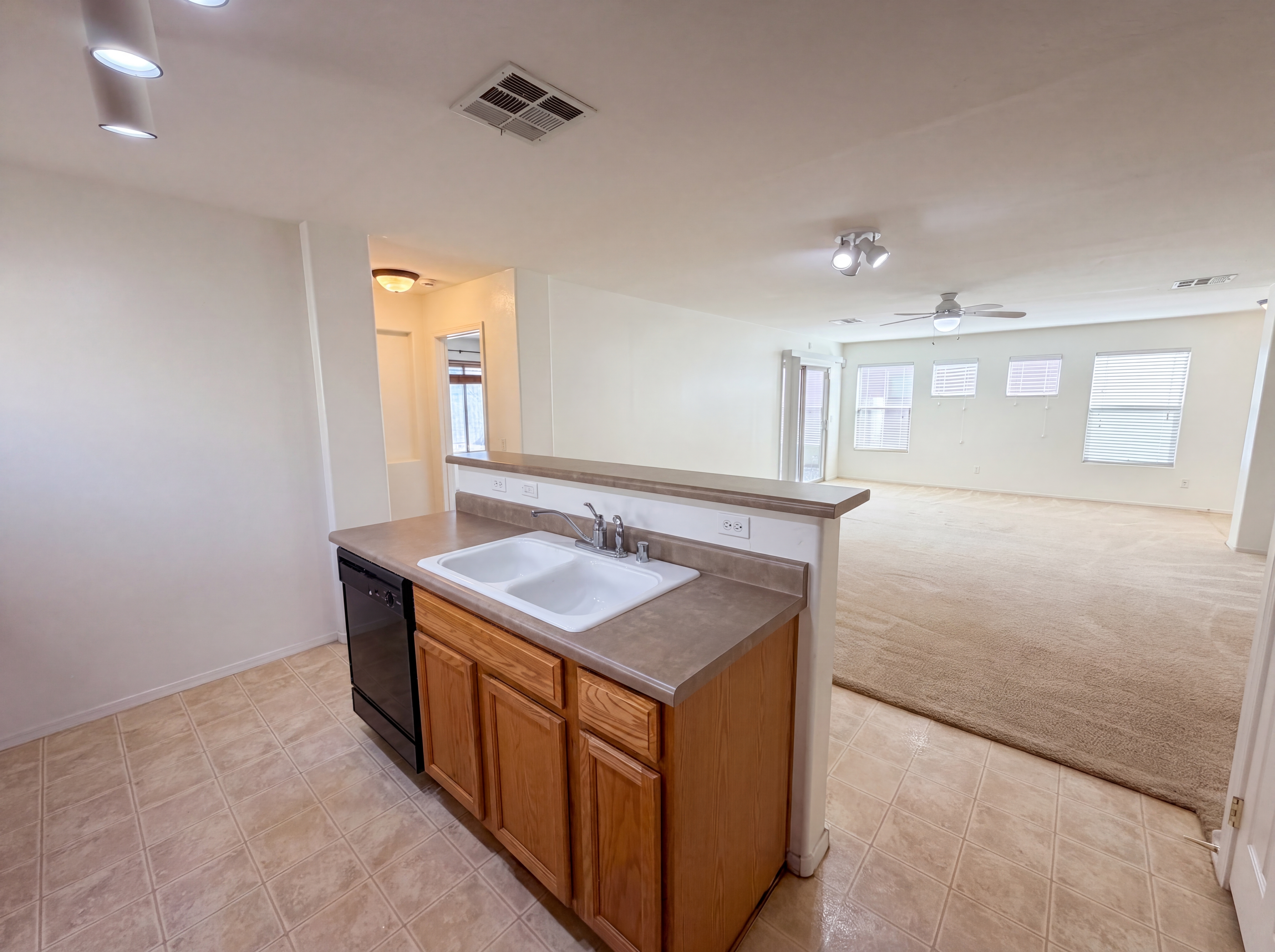 Photo 11 of 27 of 11280 W Magnolia St, Avondale, AZ