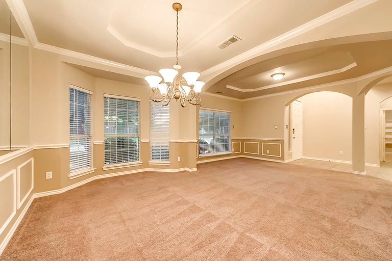 Photo 2 of 27 - 710 Ascot Park Dr, Mansfield, TX 76063