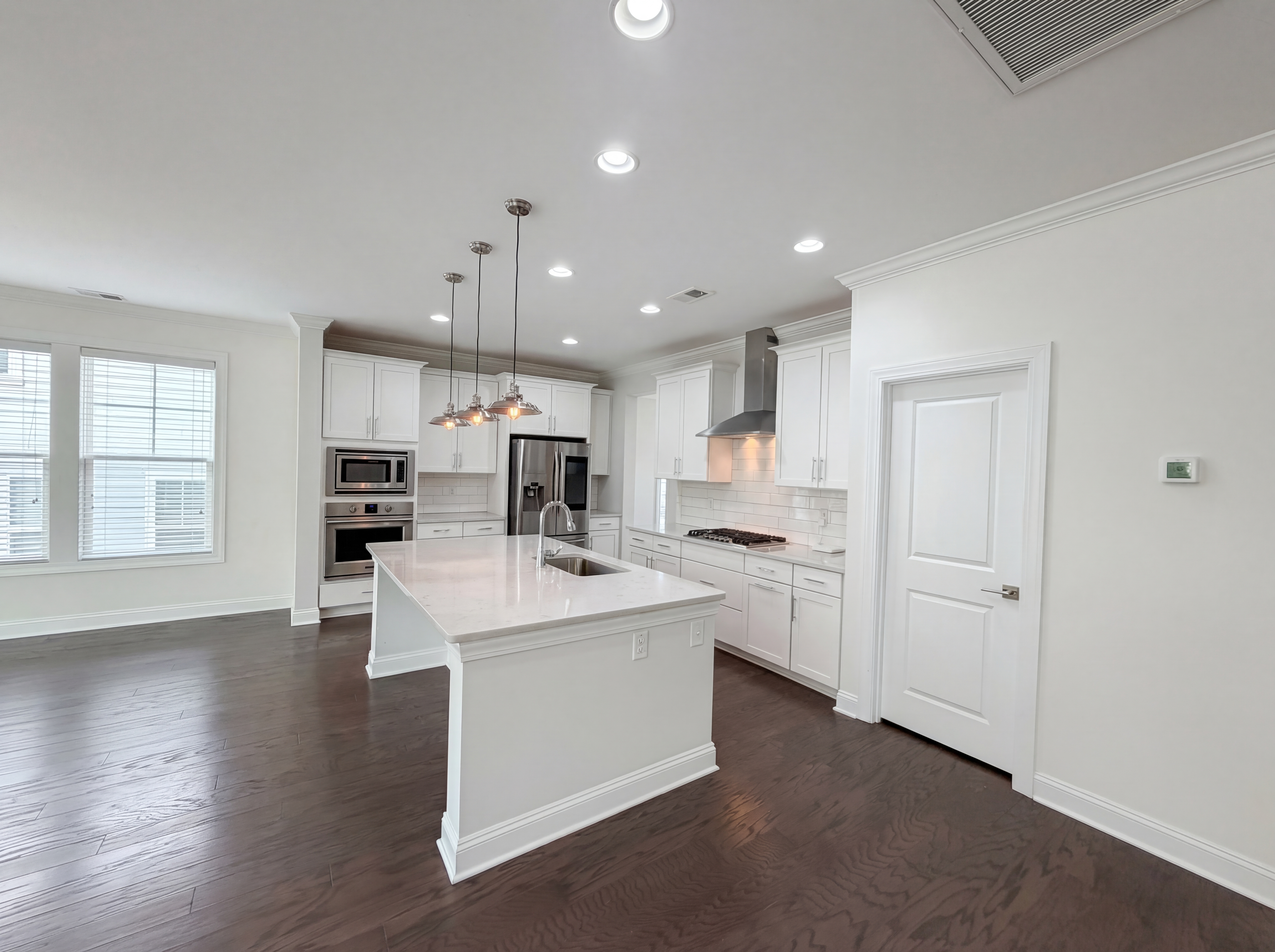 Photo 2 of 23 of 1557 Fort Palmetto Cir, Mount Pleasant, SC