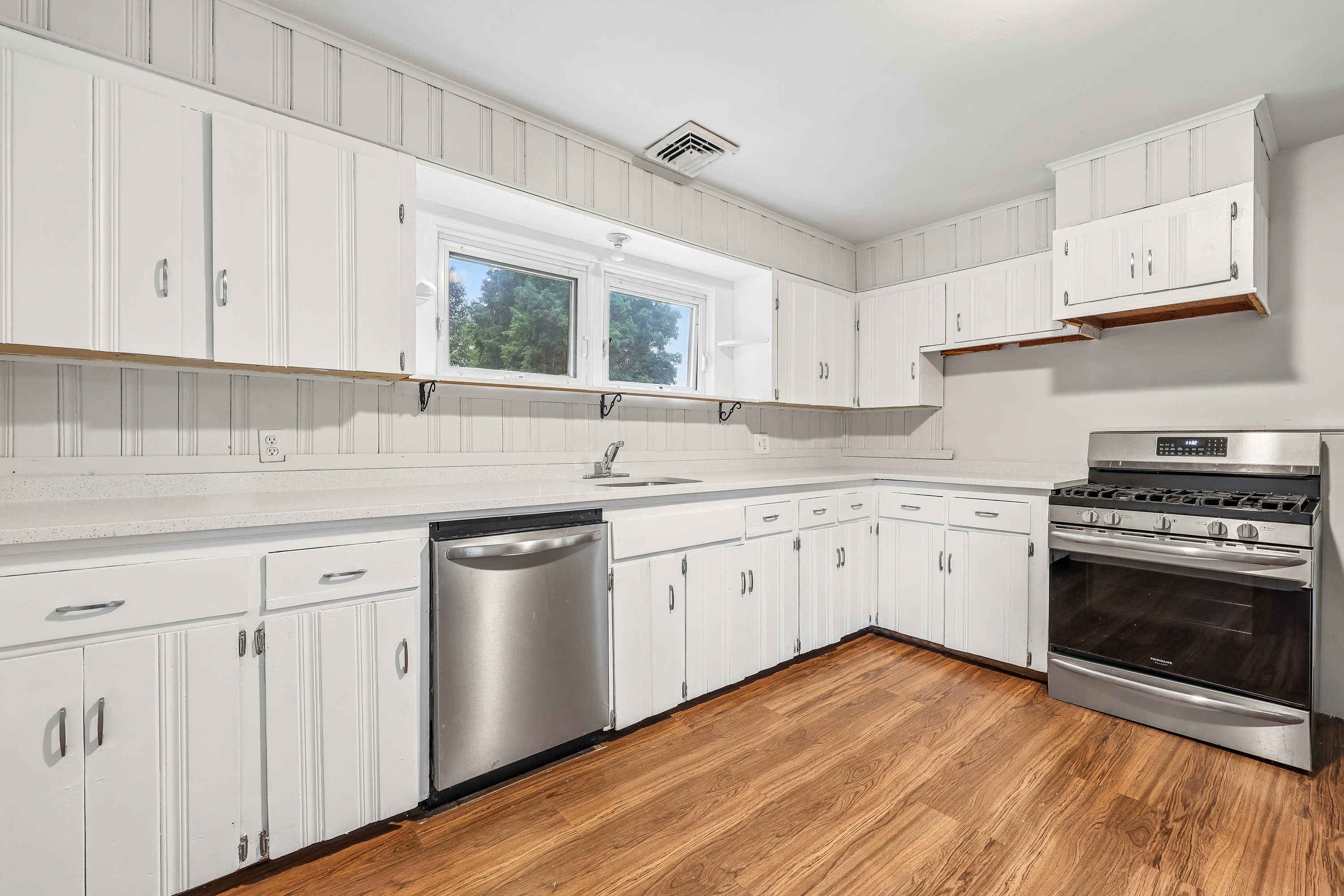 Photo 2 of 51 of 14 Highview Ave, Florida, NY