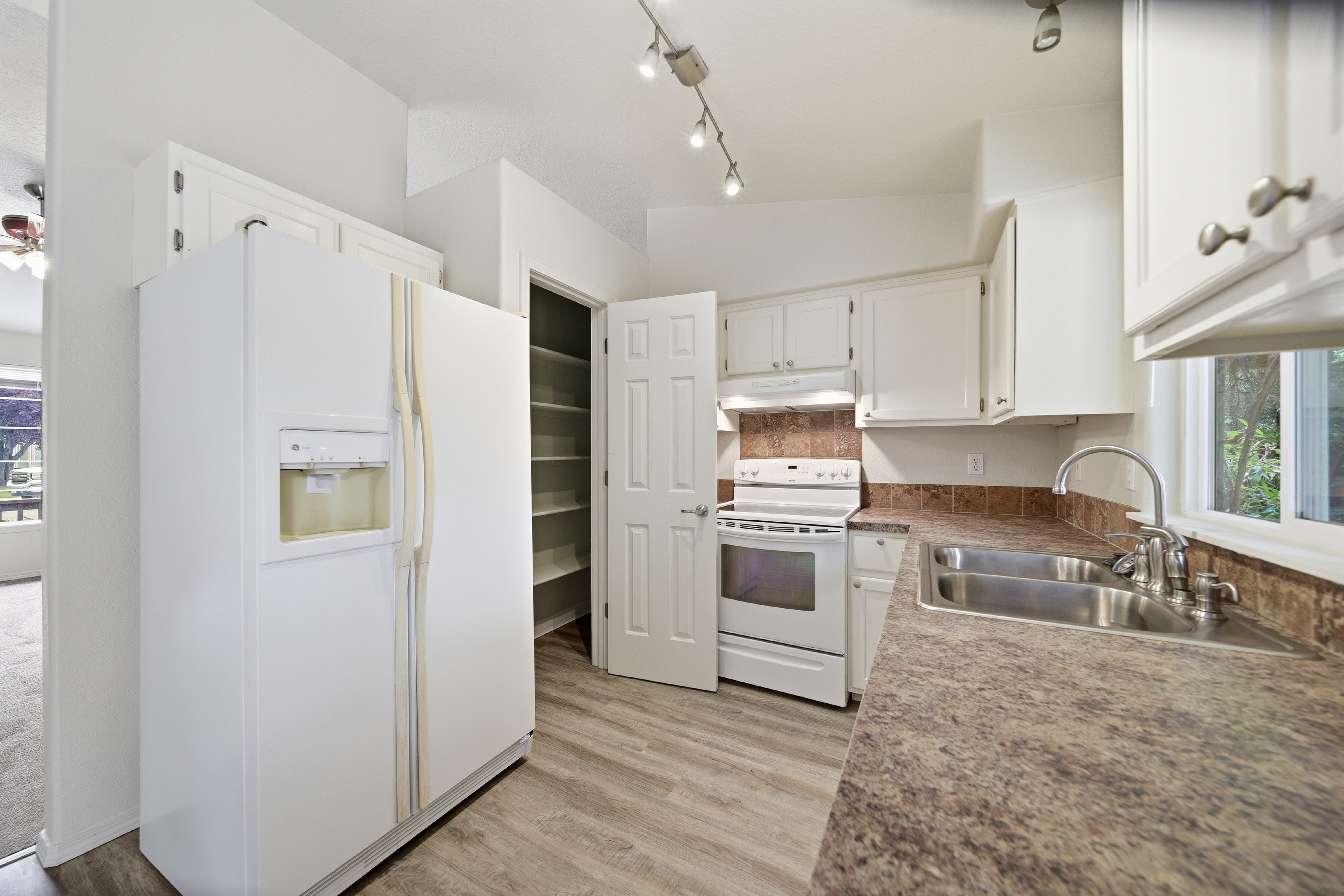 Photo 12 of 30 of 691 N Tidwell Way, Meridian, ID