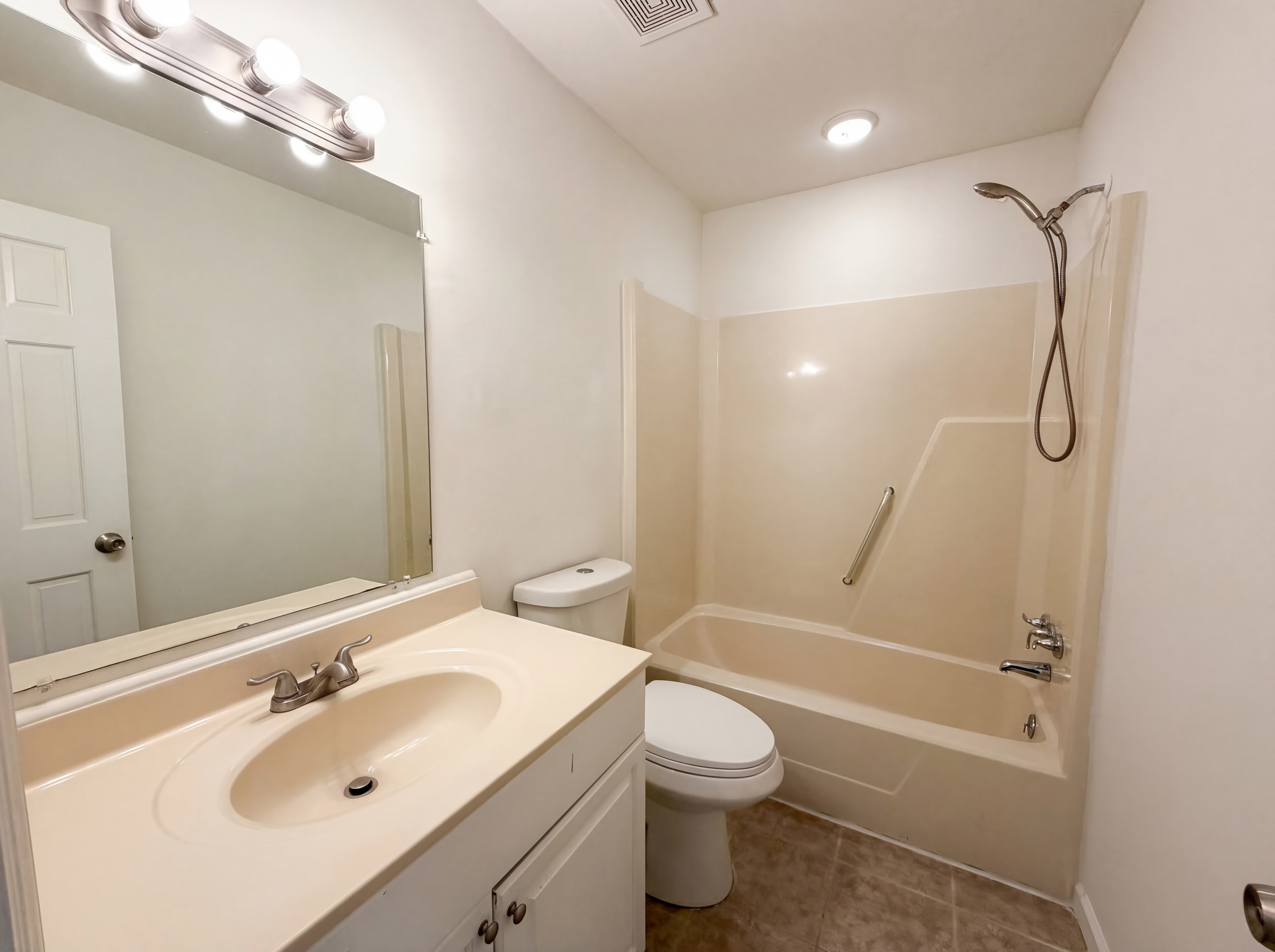 Photo 13 of 22 of 102 Brailsford Rd, Summerville, SC
