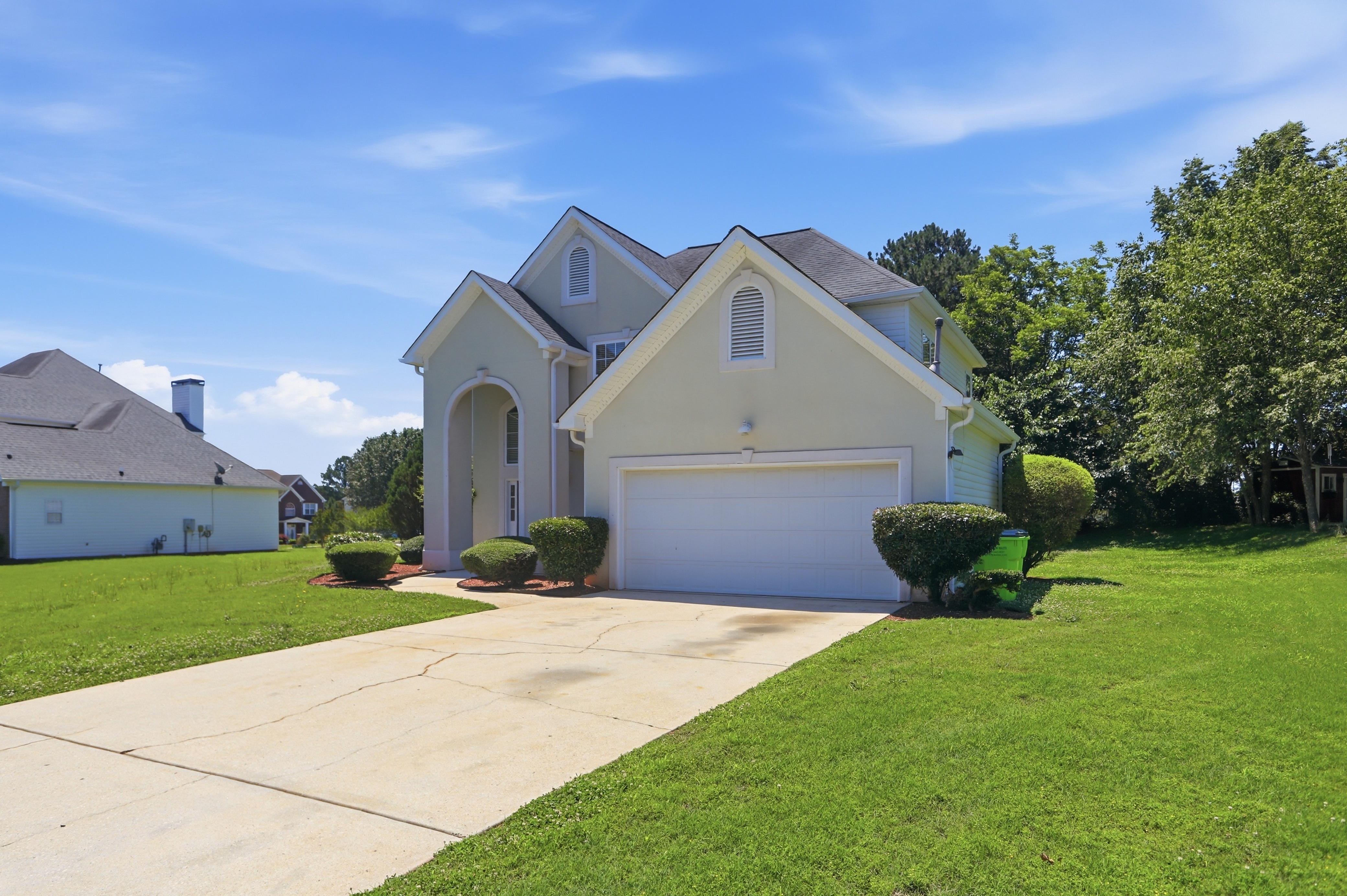 Photo 7 of 42 of 640 Autumn Leaf Cir, McDonough, GA
