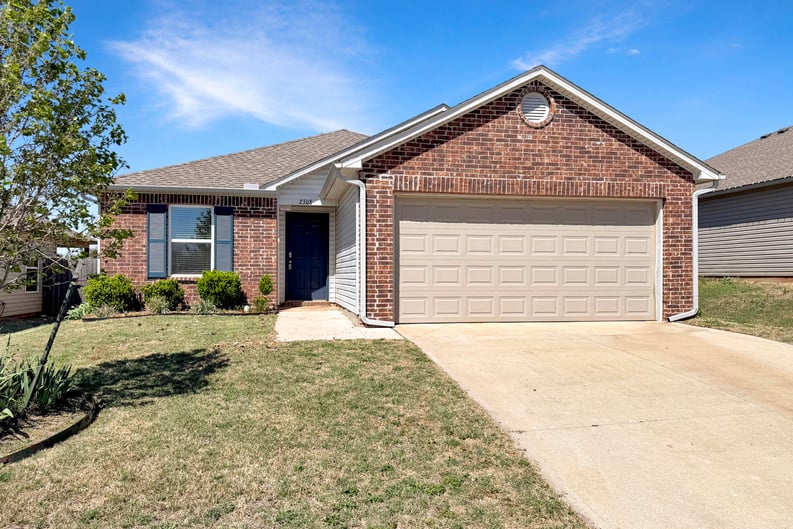Property photo 1 of 2308 Dillards Dr