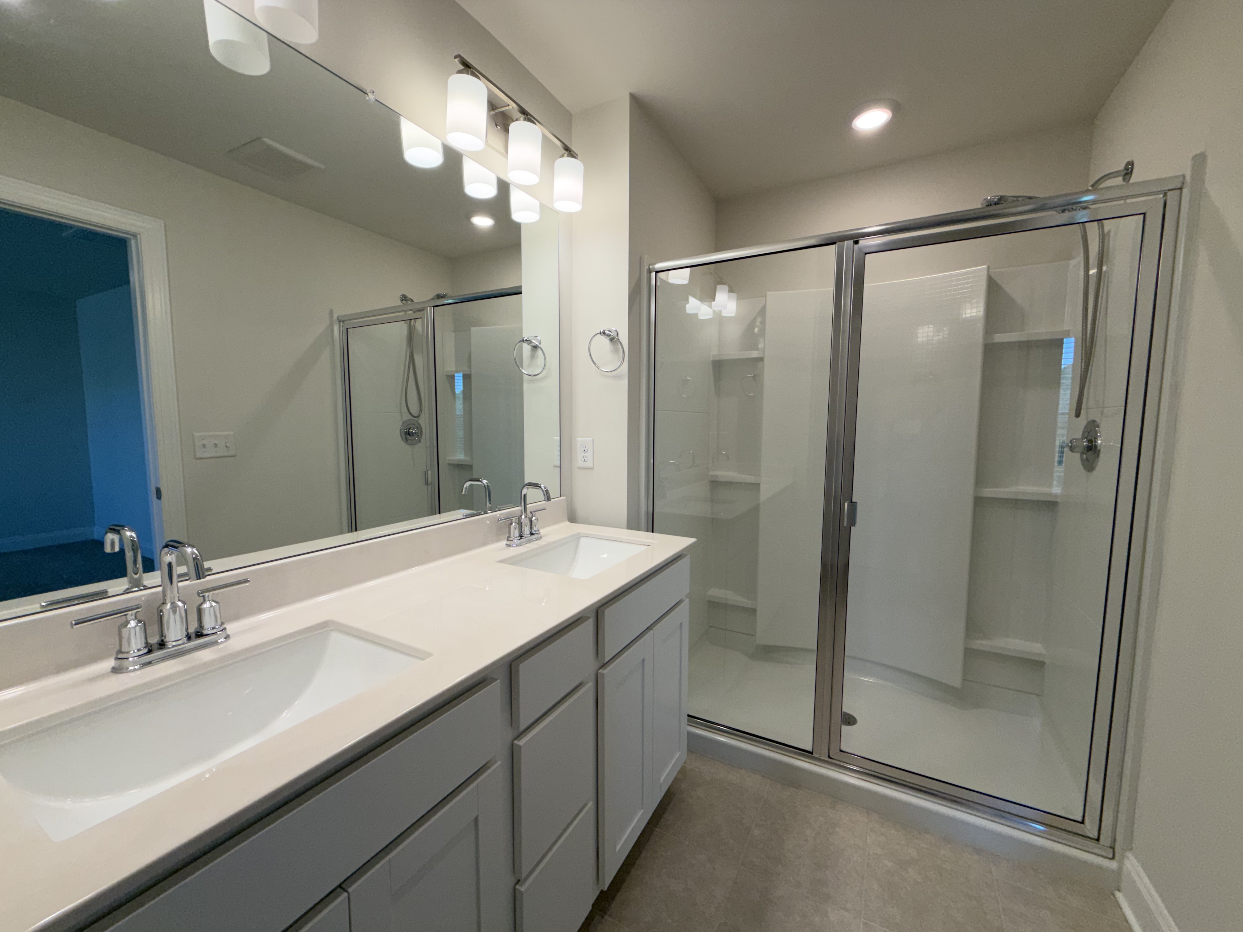 Photo 6 of 21 of 952 Oak Ridge Ln, Columbia, TN