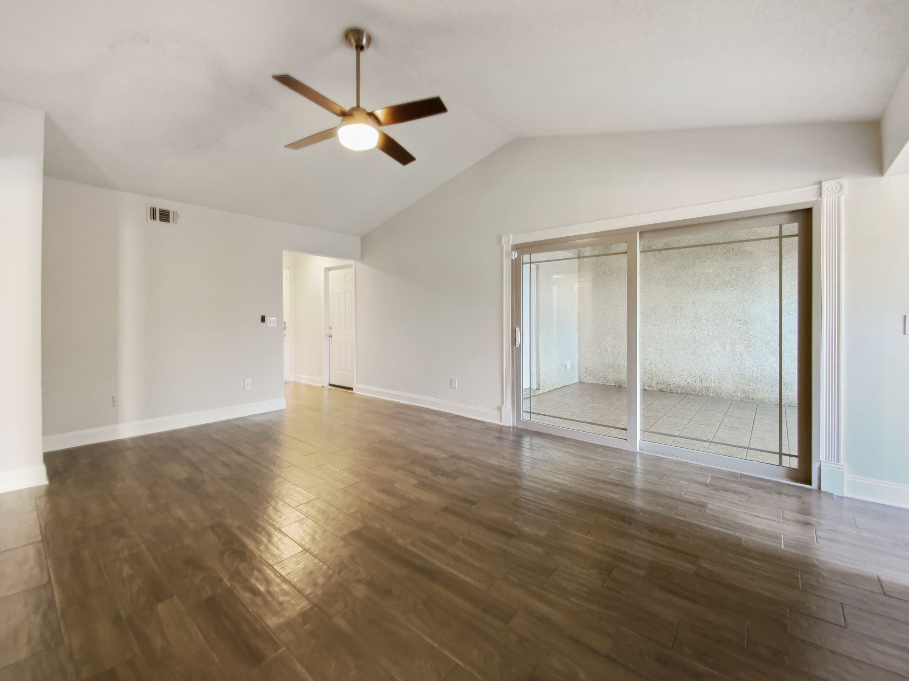 Photo 10 of 21 of 3444 Excalibur Way E, Jacksonville, FL