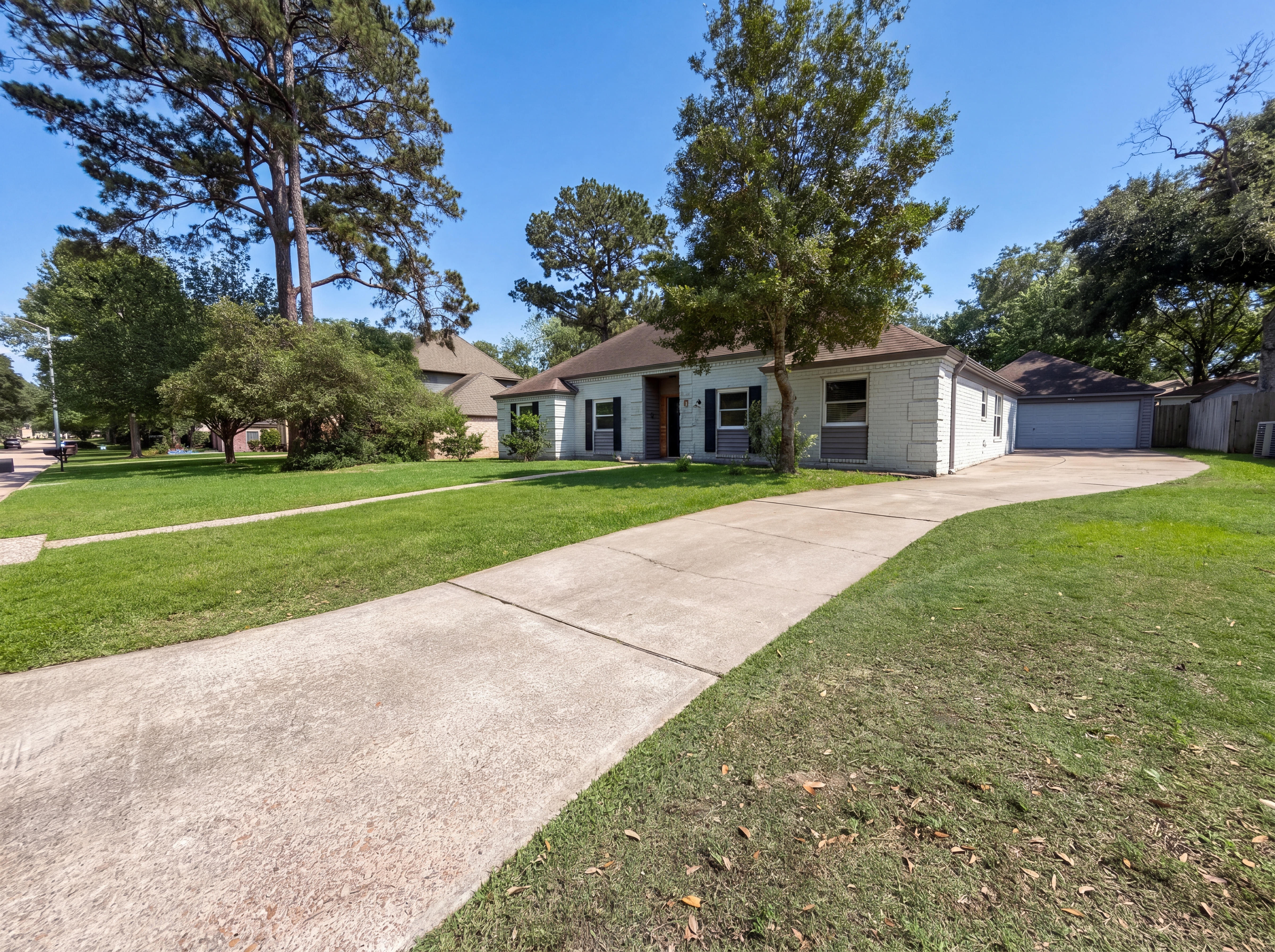 Photo 21 of 24 of 7807 Bideford Ln, Houston, TX