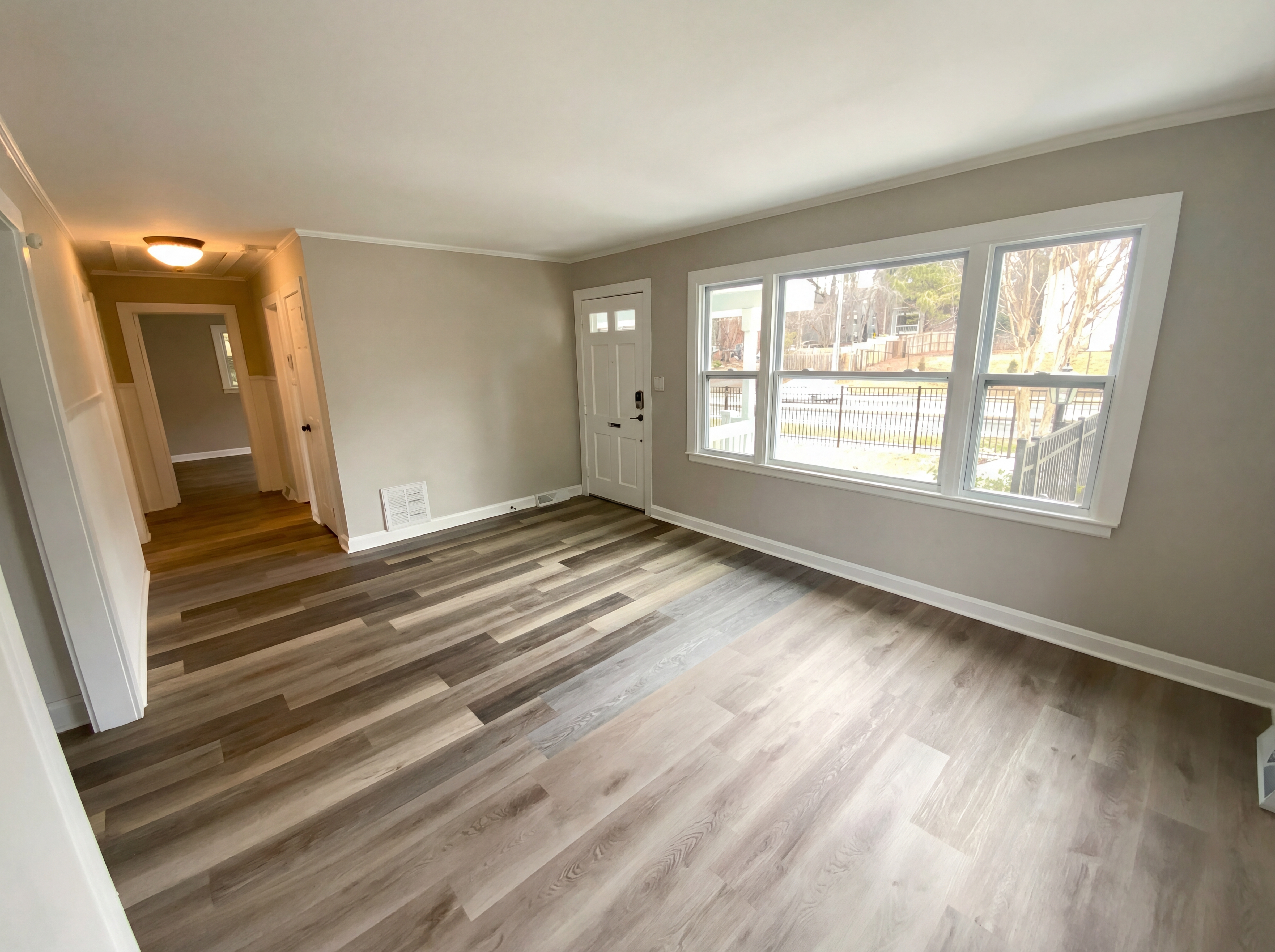 Photo 3 of 21 of 2122 Kilborne Dr, Charlotte, NC