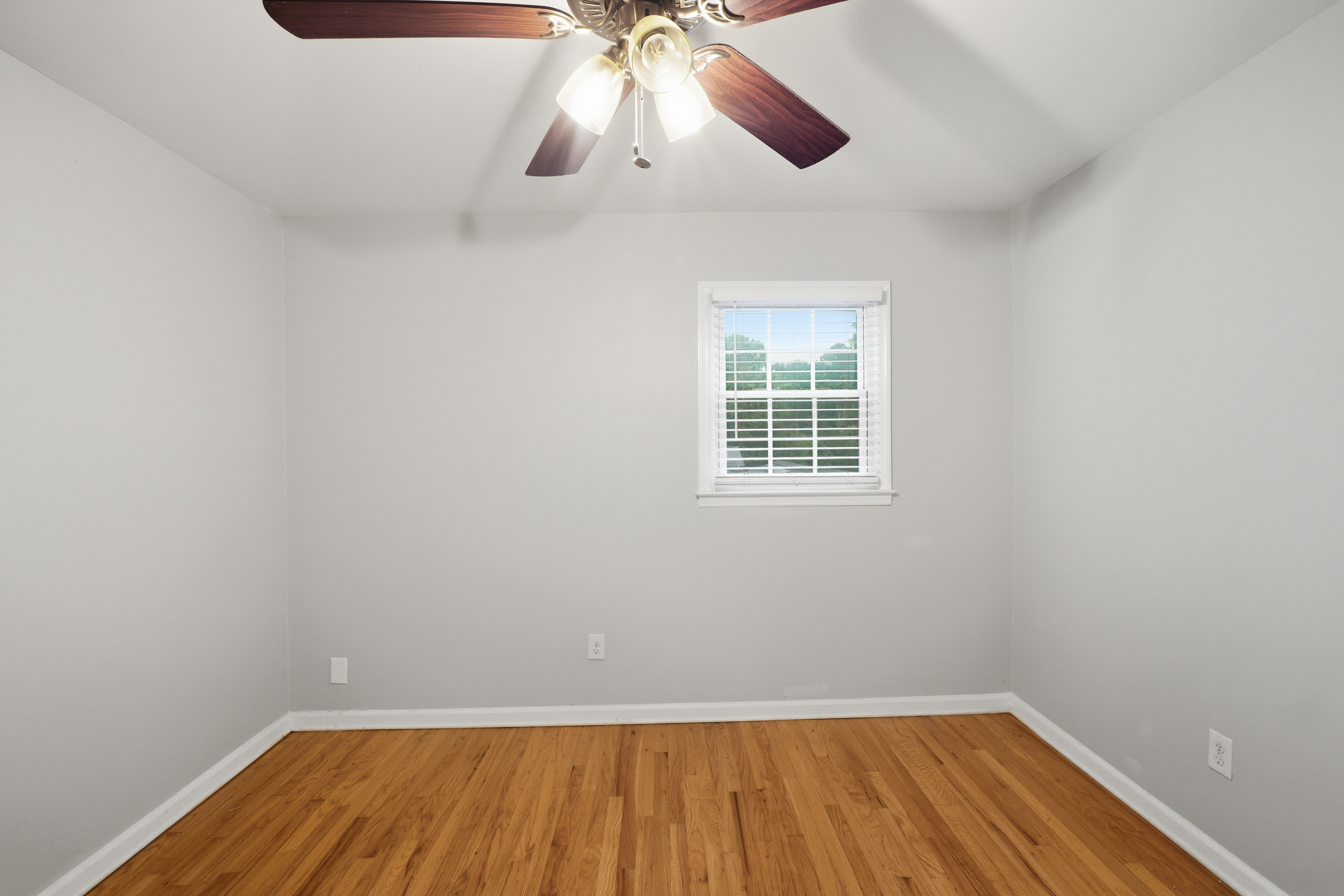 Photo 11 of 35 of 1604 Drayton Woods Dr, Tucker, GA