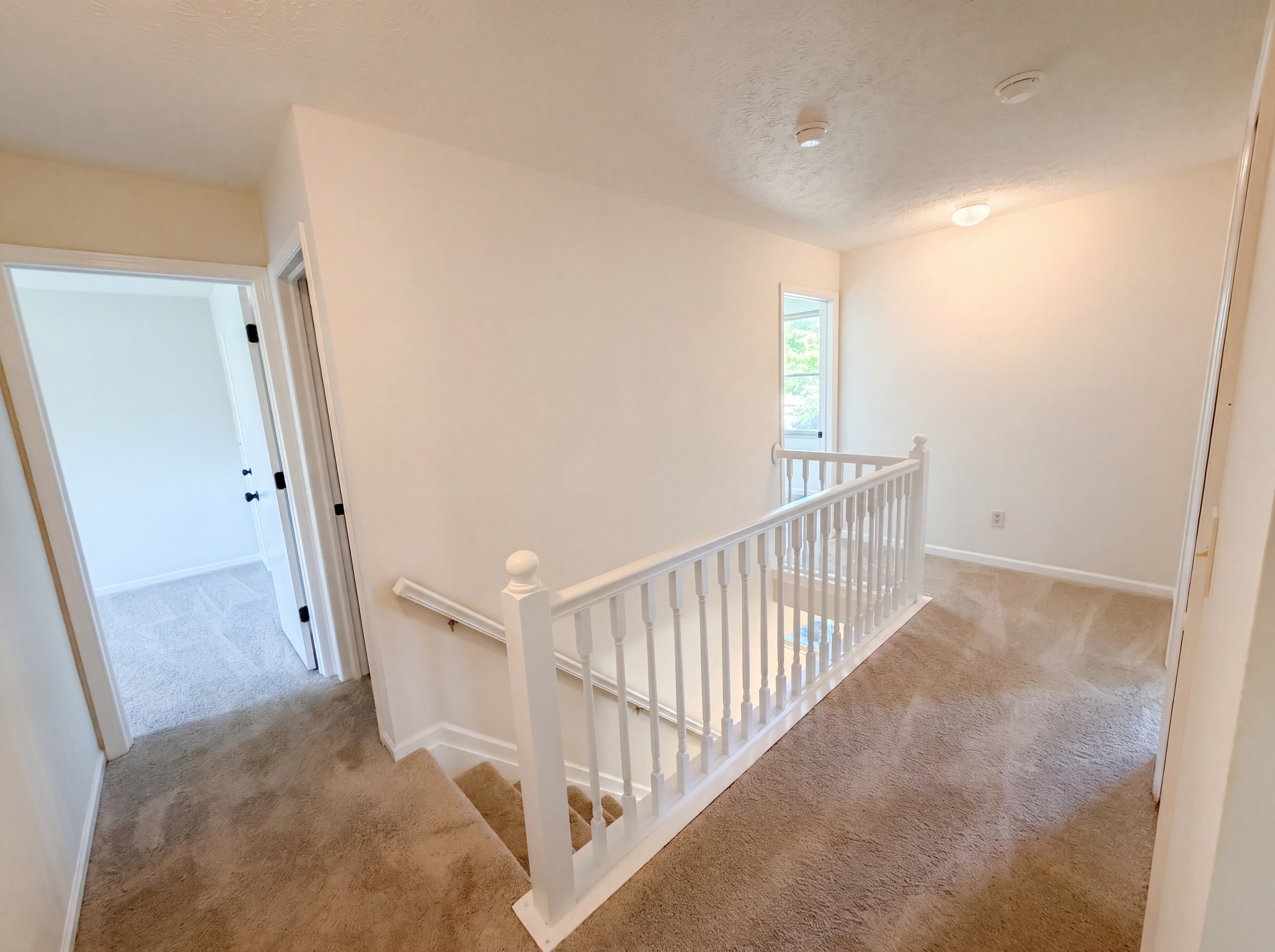 Photo 15 of 29 of 4976 Vicksburg Ln, Hilliard, OH