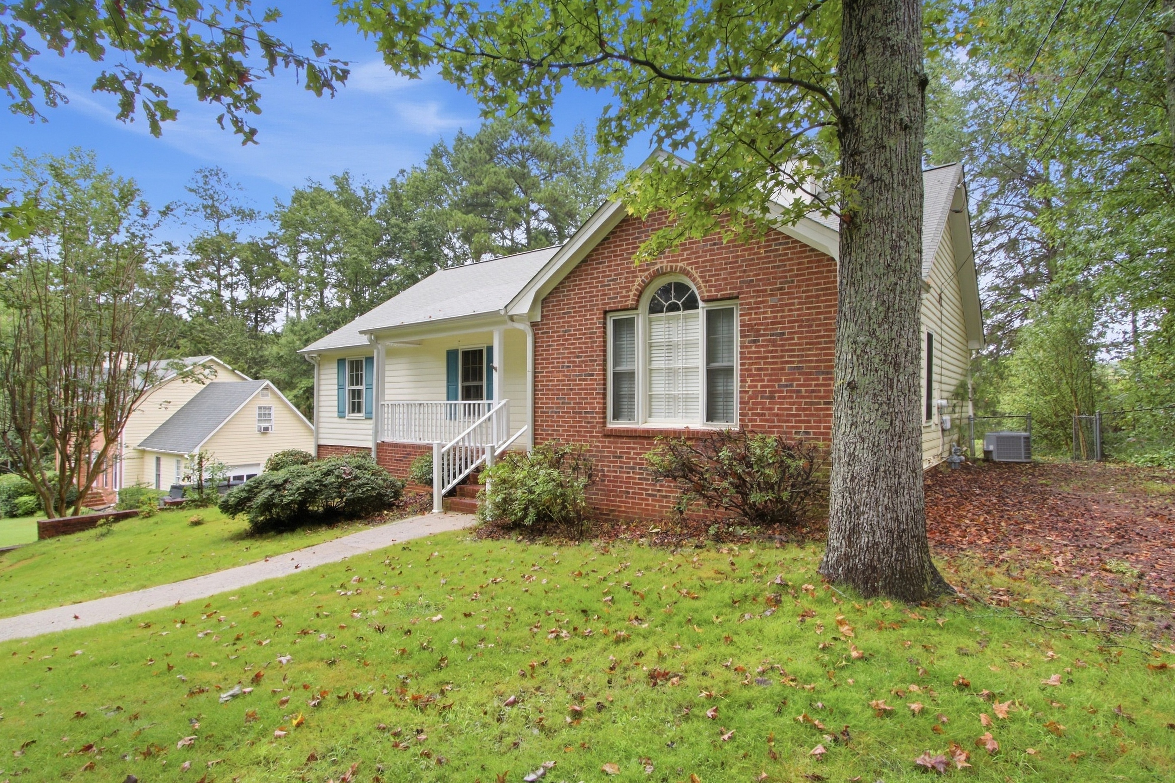 Photo 3 of 33 of 434 Indian Lake Ct, Hiram, GA