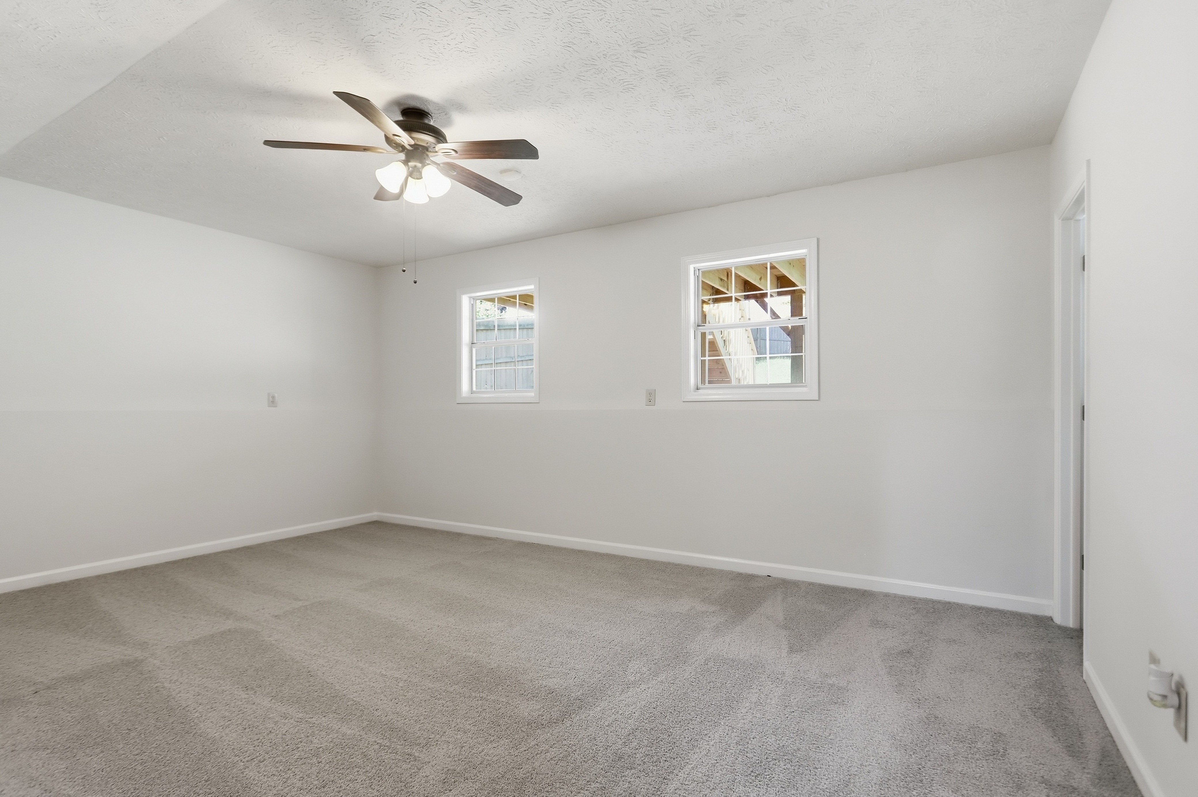 Photo 19 of 38 of 5430 Princeton Oaks Dr, Sugar Hill, GA