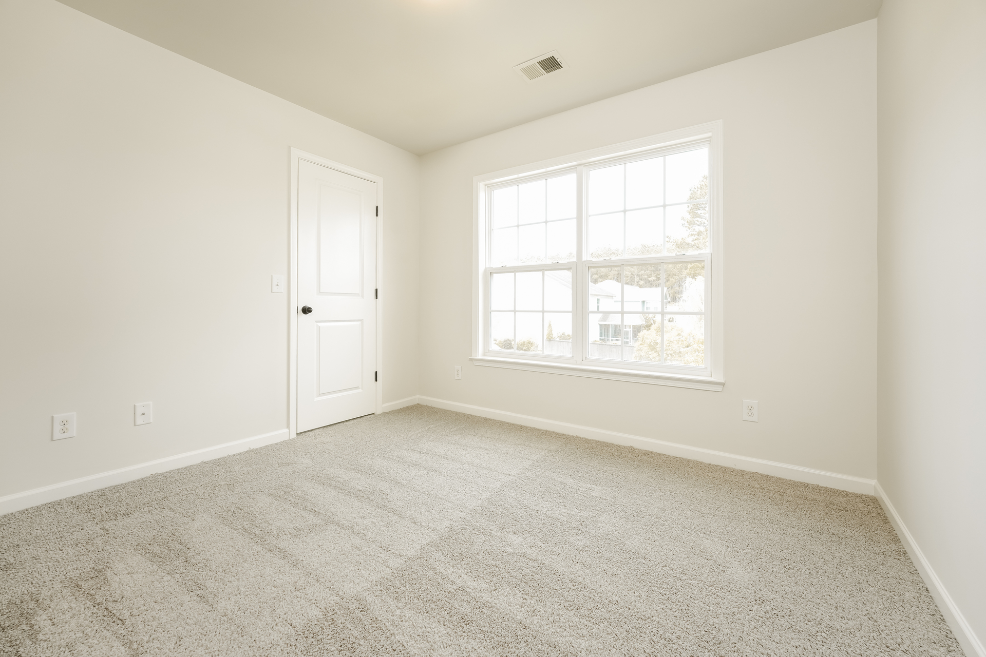 Photo 16 of 22 of 319 Whispering Breeze Ln, Summerville, SC