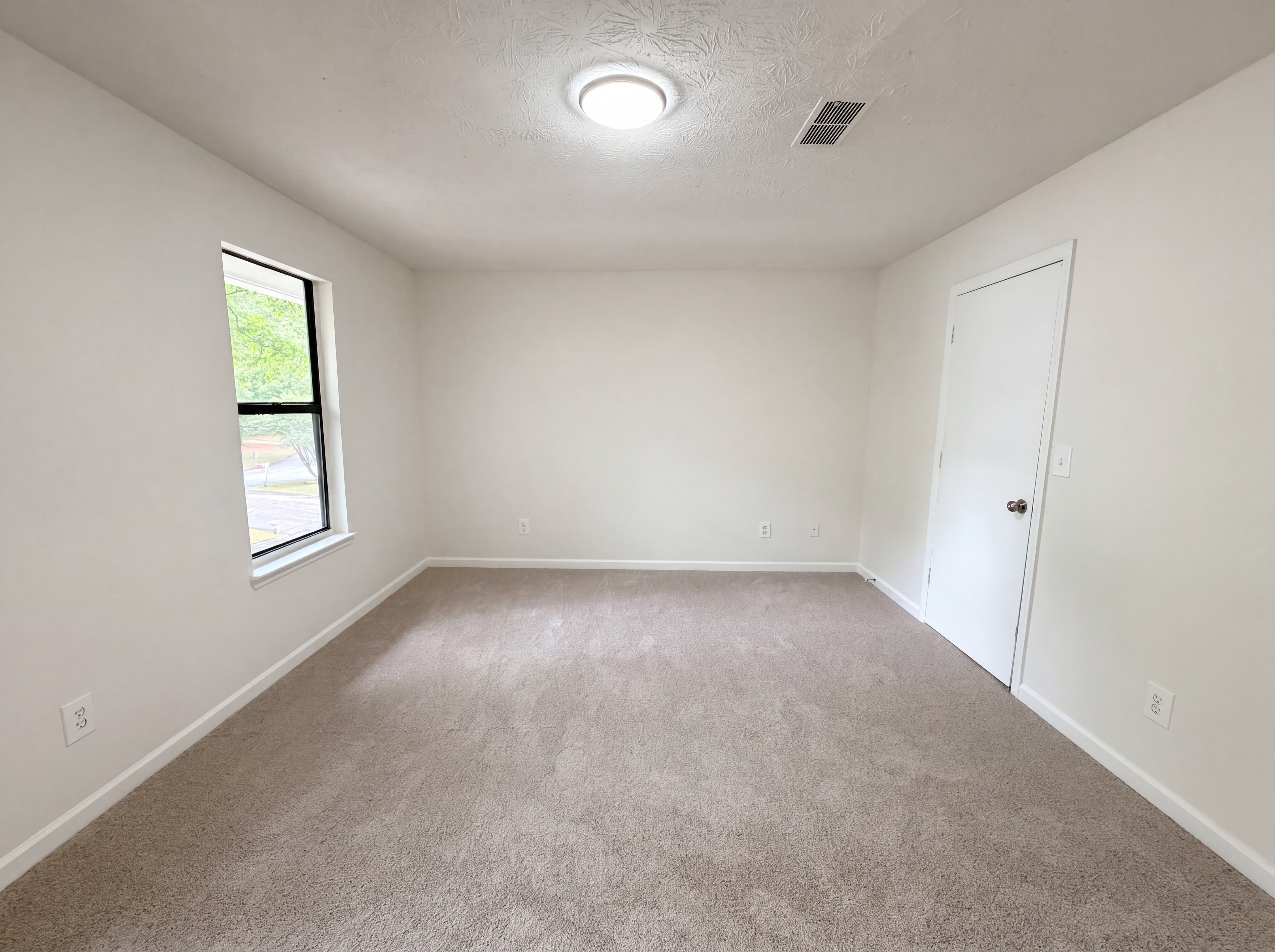 Photo 13 of 27 of 6369 Redan Sq, Lithonia, GA