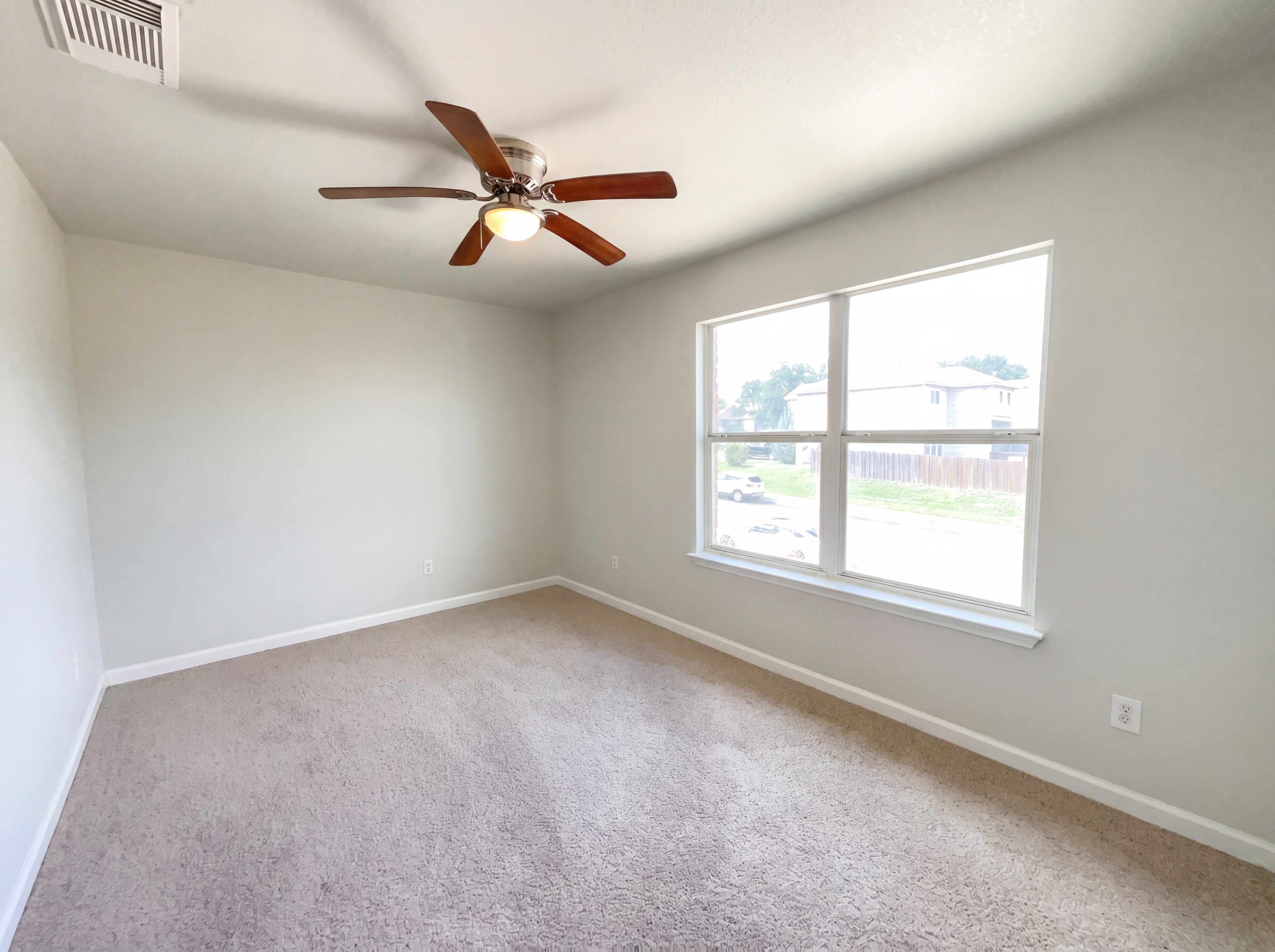 Photo 11 of 21 of 11010 Vollmer Ln, San Antonio, TX