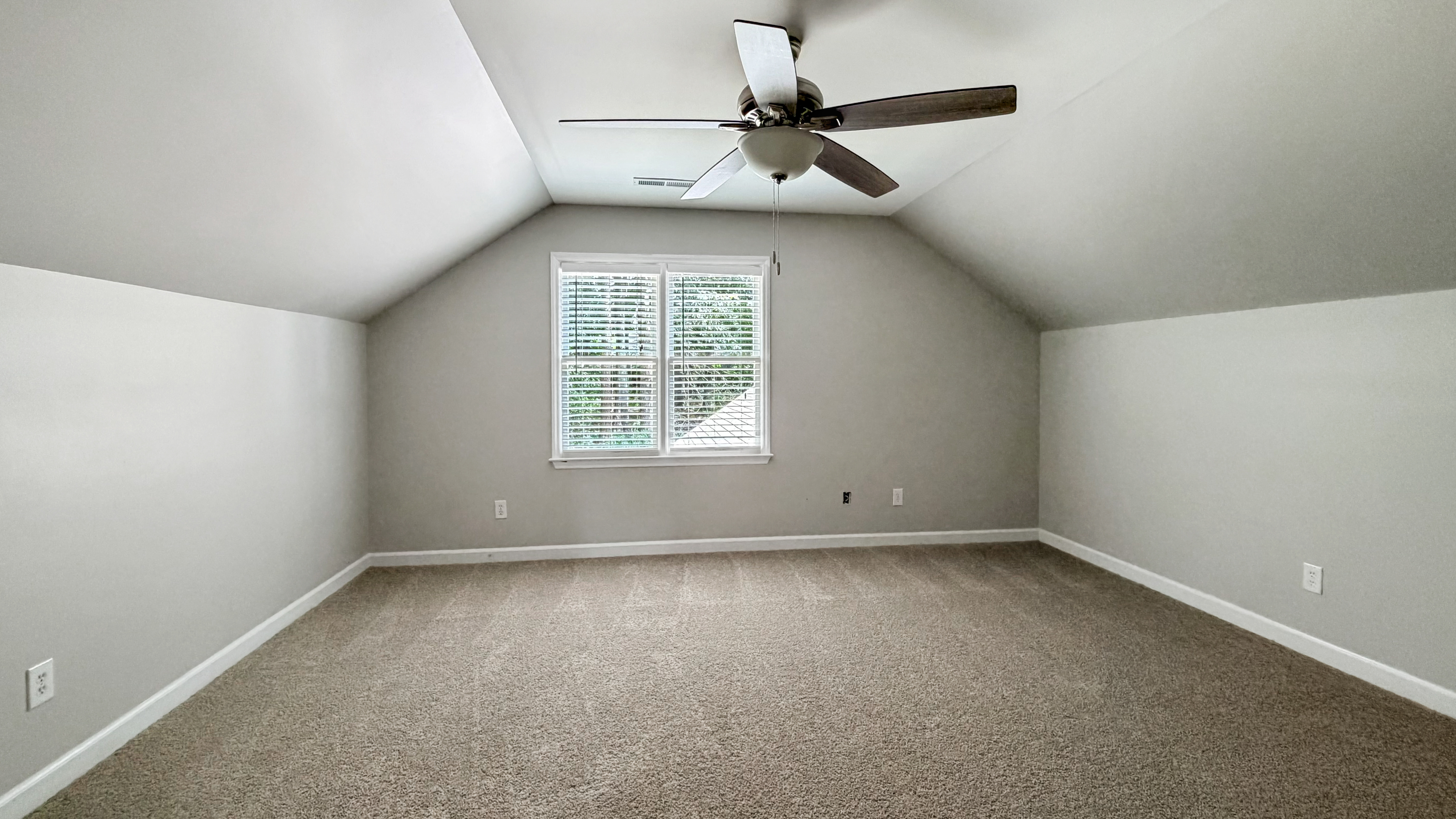 Photo 18 of 21 of 16539 Grapperhall Dr, Huntersville, NC