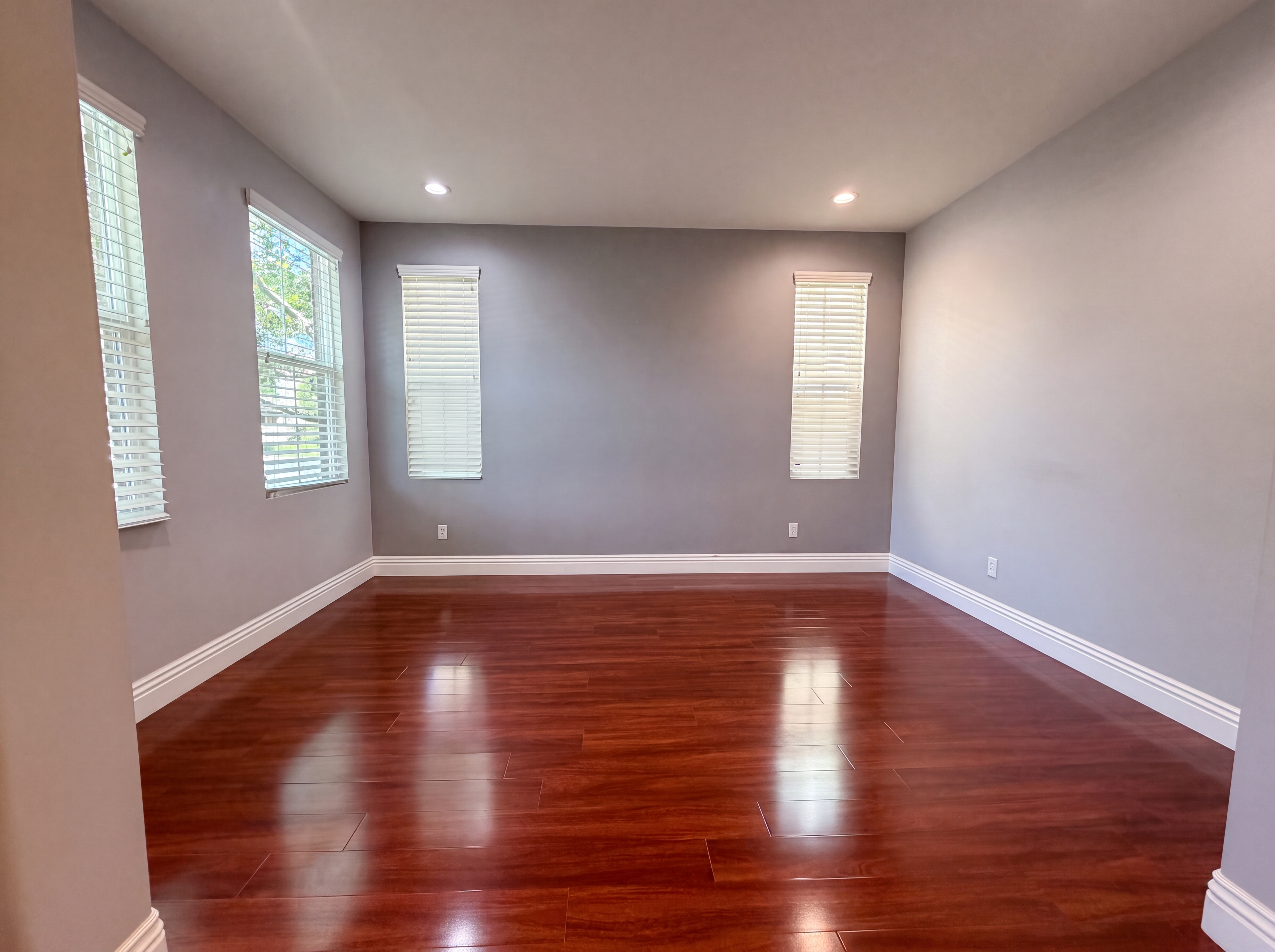 Photo 3 of 33 of 31891 Domenoe Way, Temecula, CA
