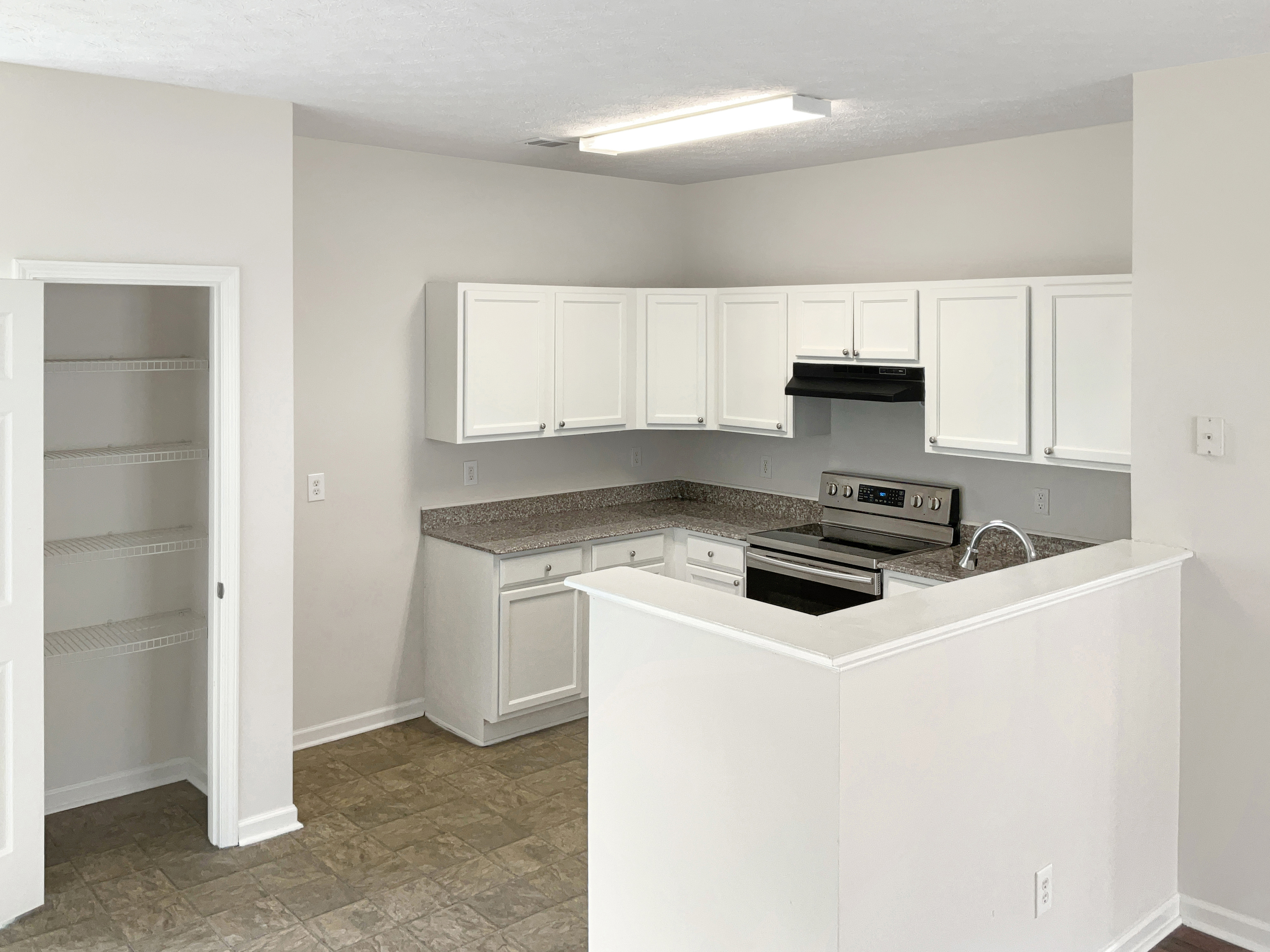 Photo 10 of 22 of 4890 Heritage Cir, Atlanta, GA