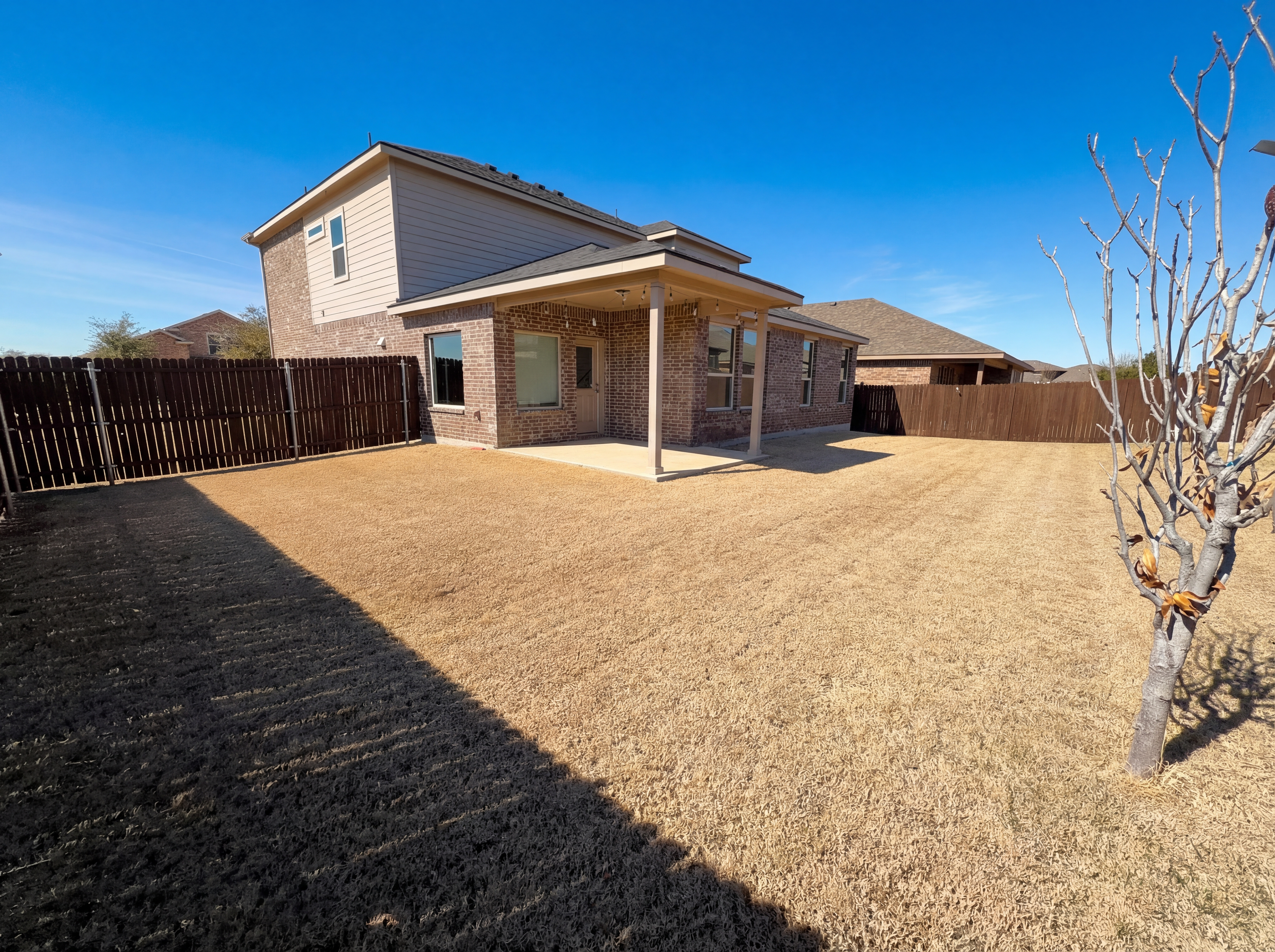 Photo 5 of 32 of 13824 Langston Lake Dr, Fort Worth, TX
