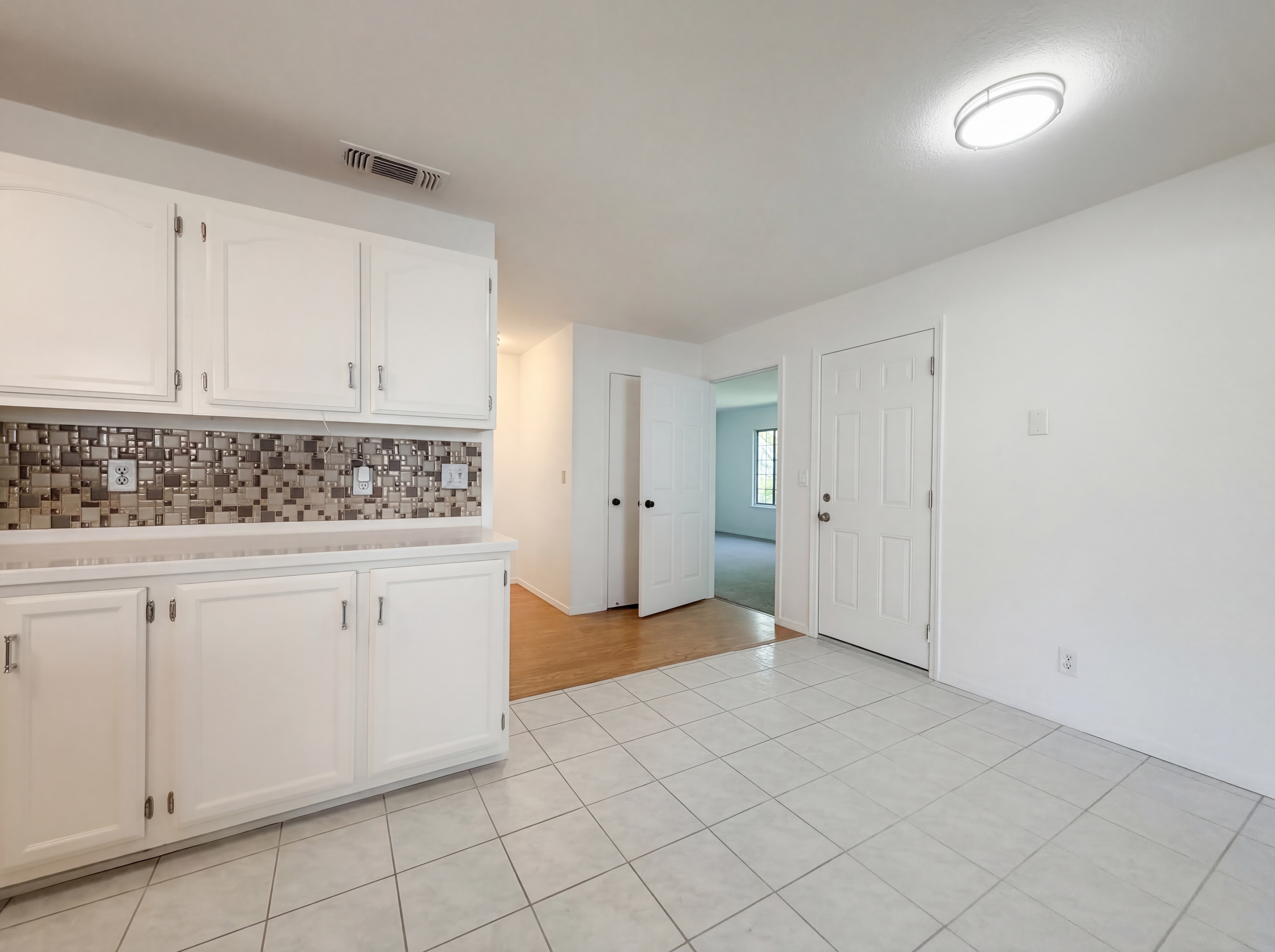 Photo 16 of 33 of 4814 Monet Way, Sacramento, CA