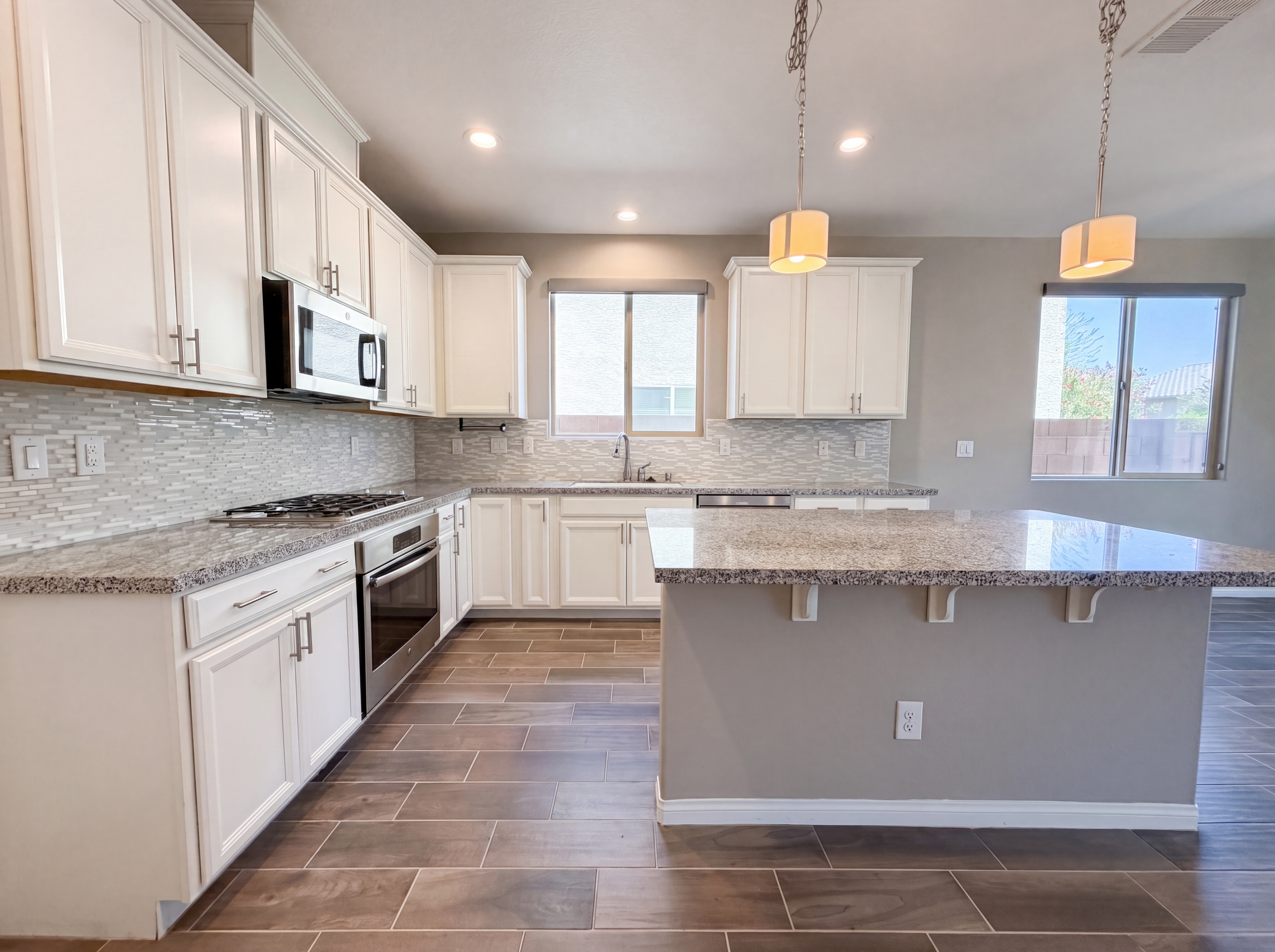 Photo 8 of 21 of 6586 Dolian Creek St, Las Vegas, NV