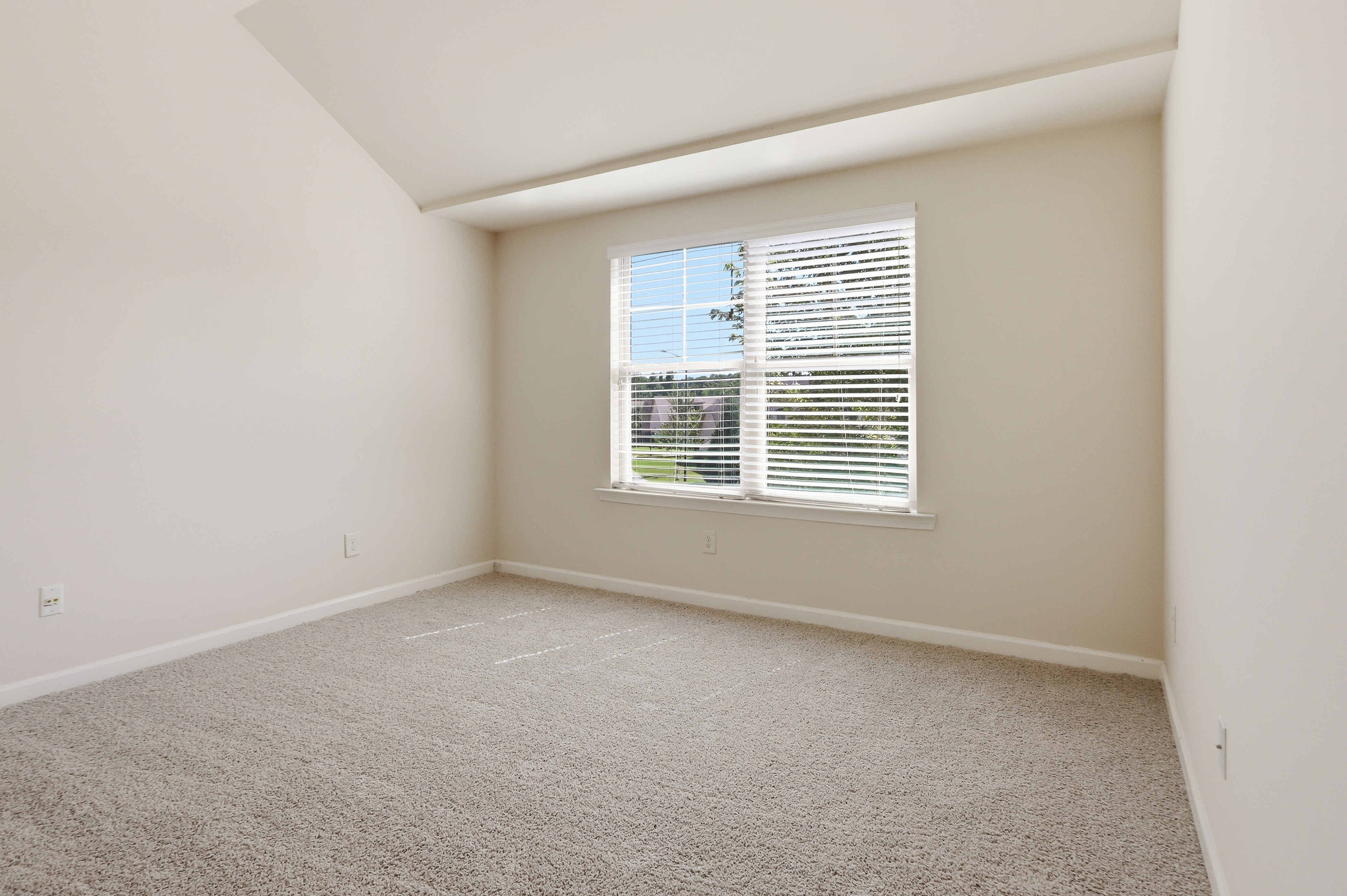 Photo 16 of 44 of 157 Ashbury Cir, Dallas, GA