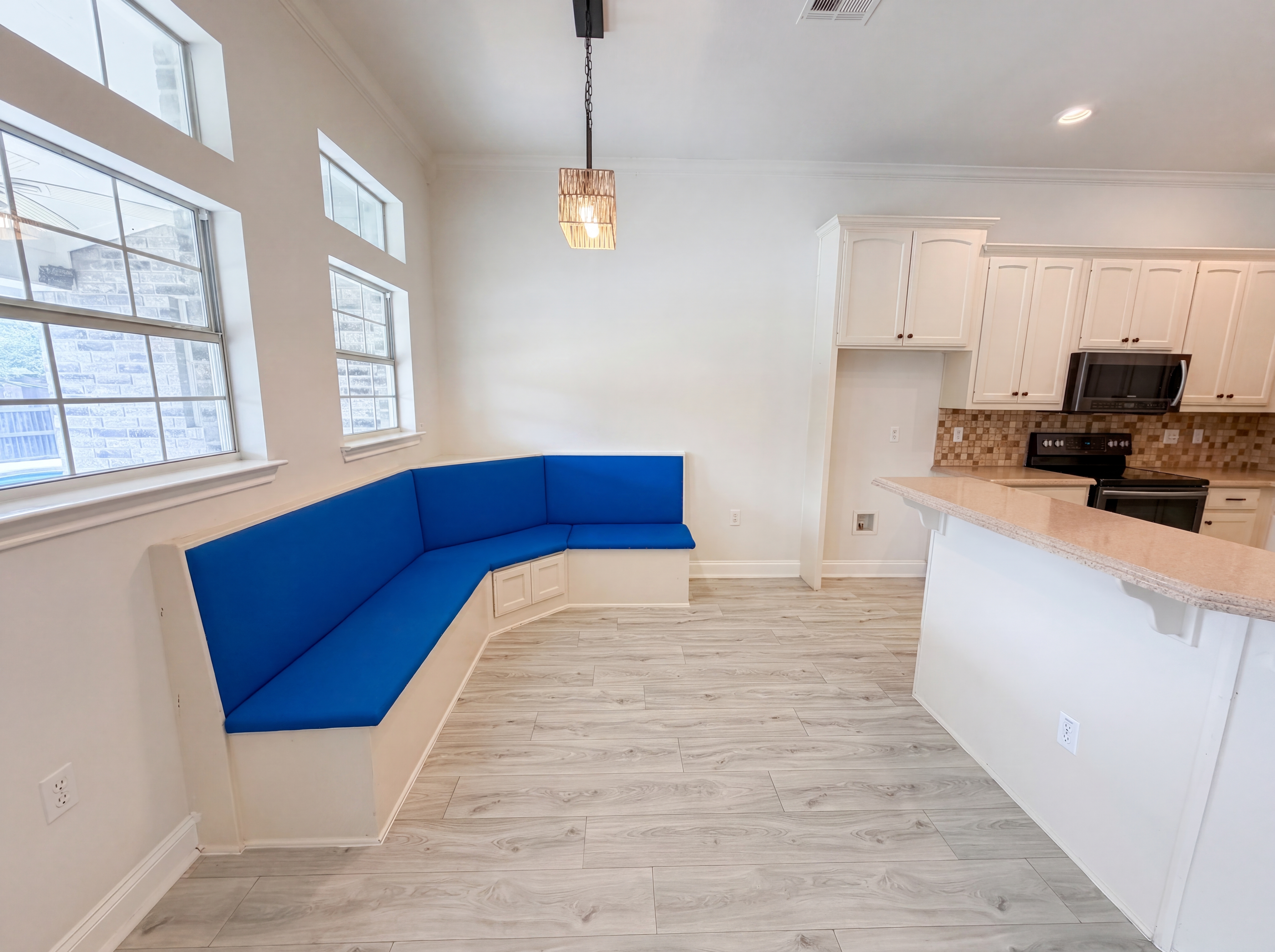 Photo 9 of 25 of 1226 Oakmanor Cir, Hewitt, TX