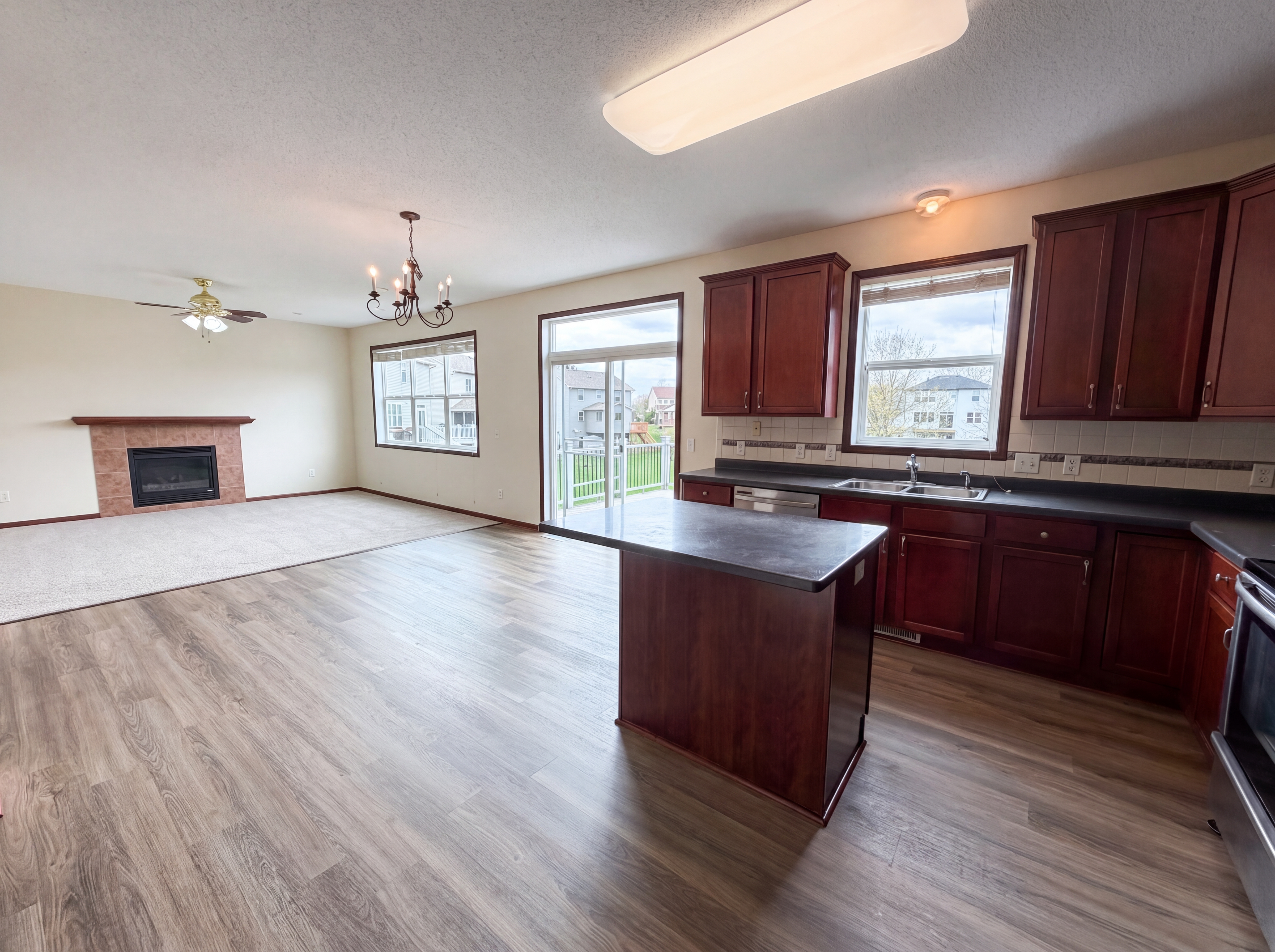 Photo 7 of 31 of 6757 Troy Ln N, Maple Grove, MN