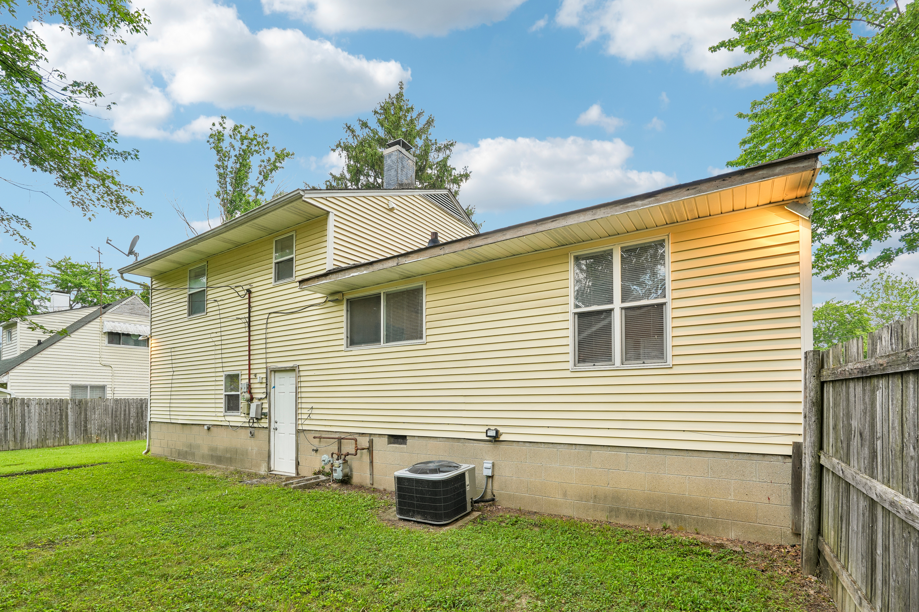 Photo 42 of 49 of 6147 E 40th St, Indianapolis, IN