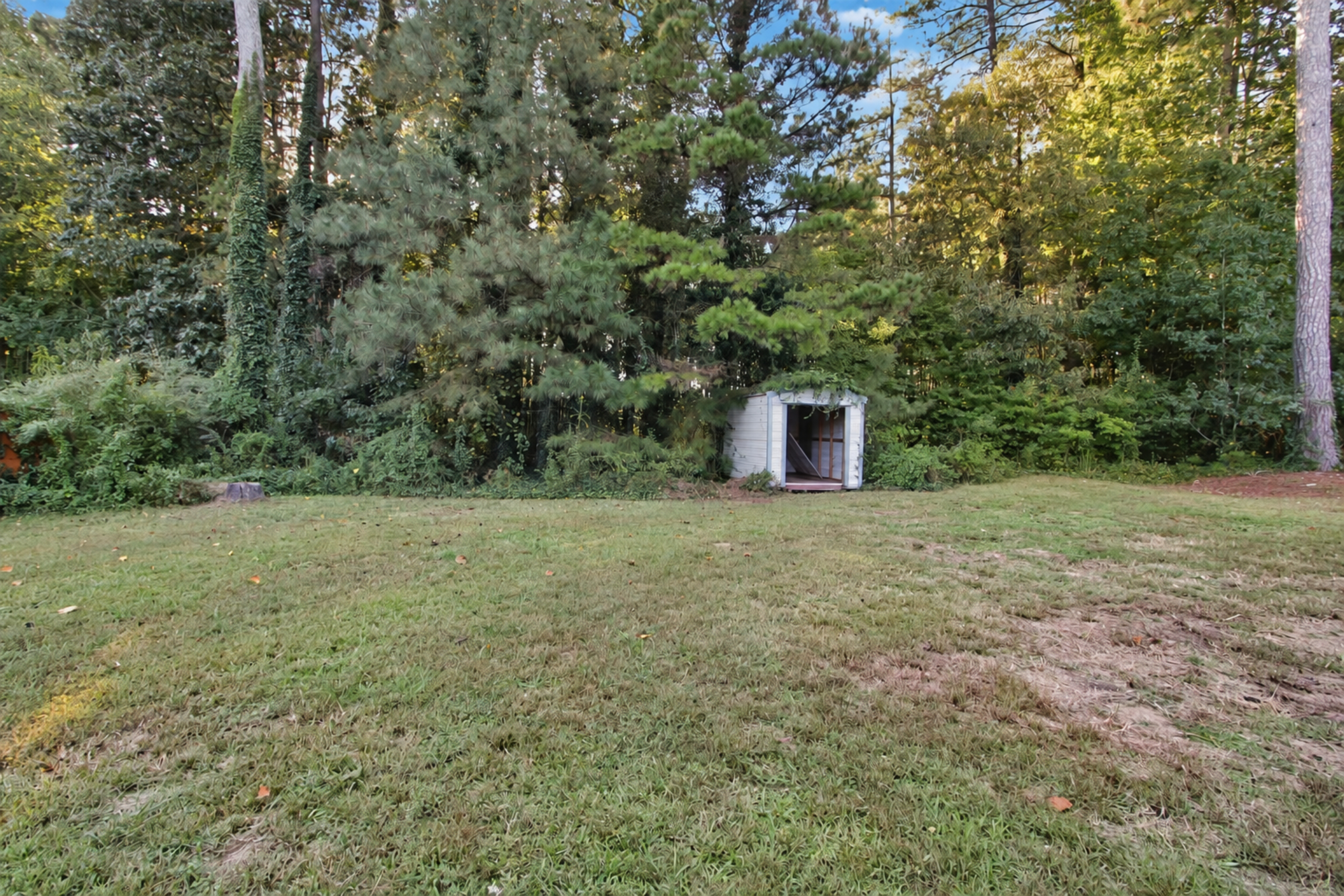Photo 31 of 34 of 6833 Sarah Jane Ln, Riverdale, GA
