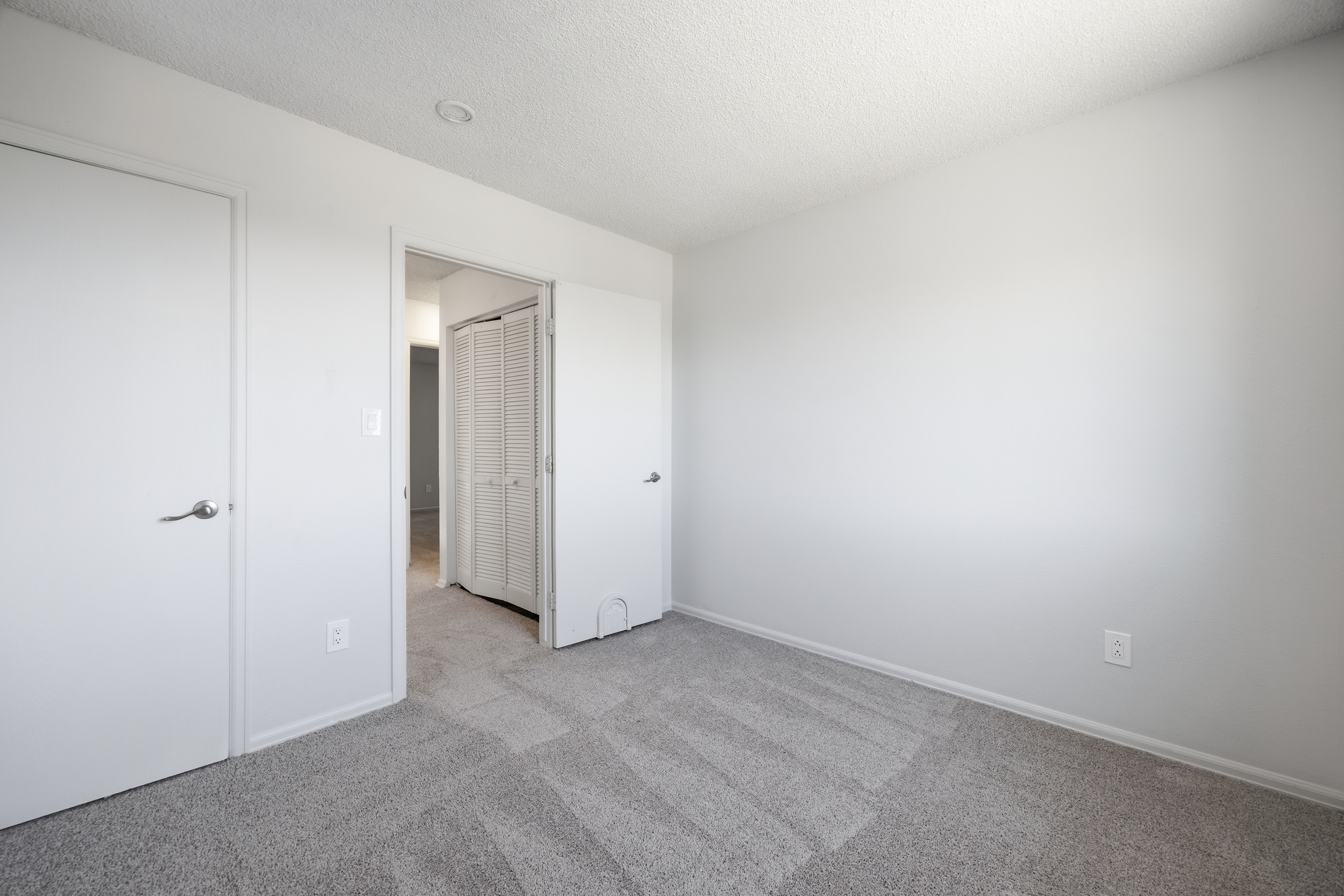 Photo 18 of 39 of 4571 Sunnyhill Dr, Colorado Springs, CO