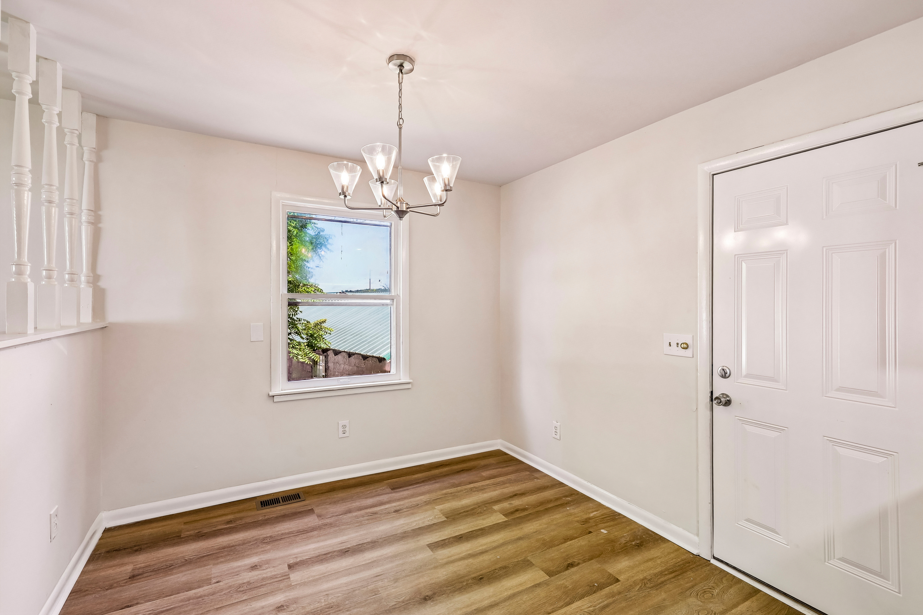 Photo 12 of 23 of 510 W Adams St, Woodbury, TN