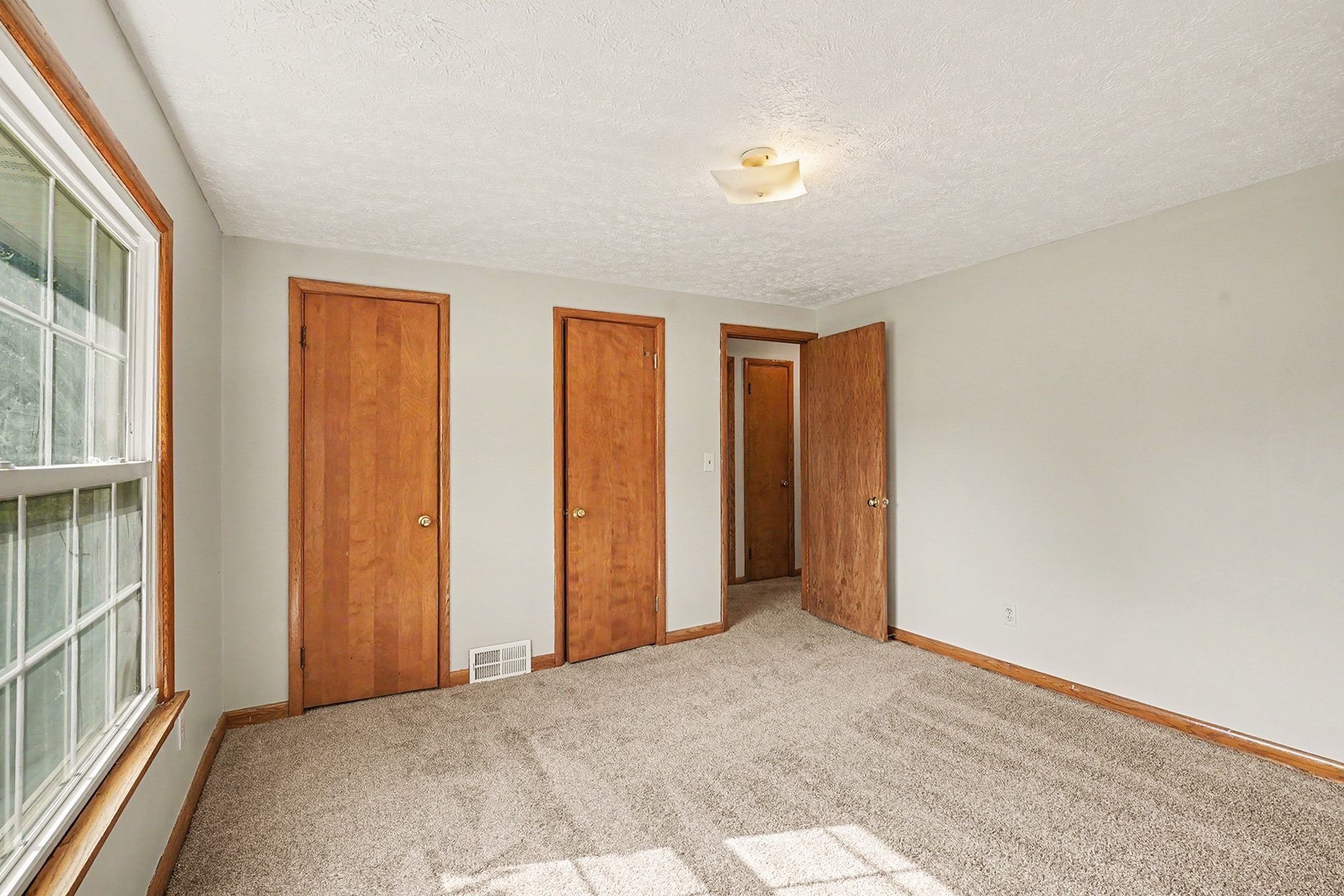 Photo 12 of 28 of 811 Leecrest St NW, Massillon, OH