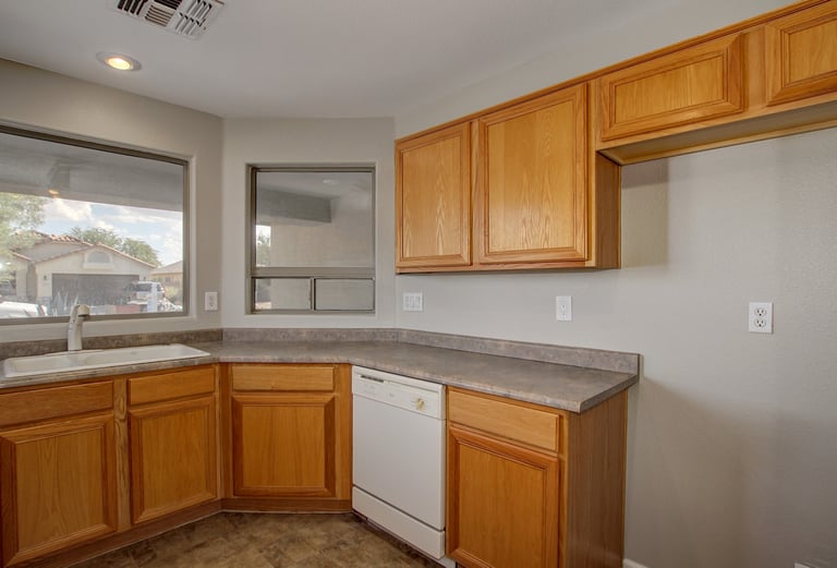 Photo 5 of 27 - 16206 W Latham St, Goodyear, AZ 85338