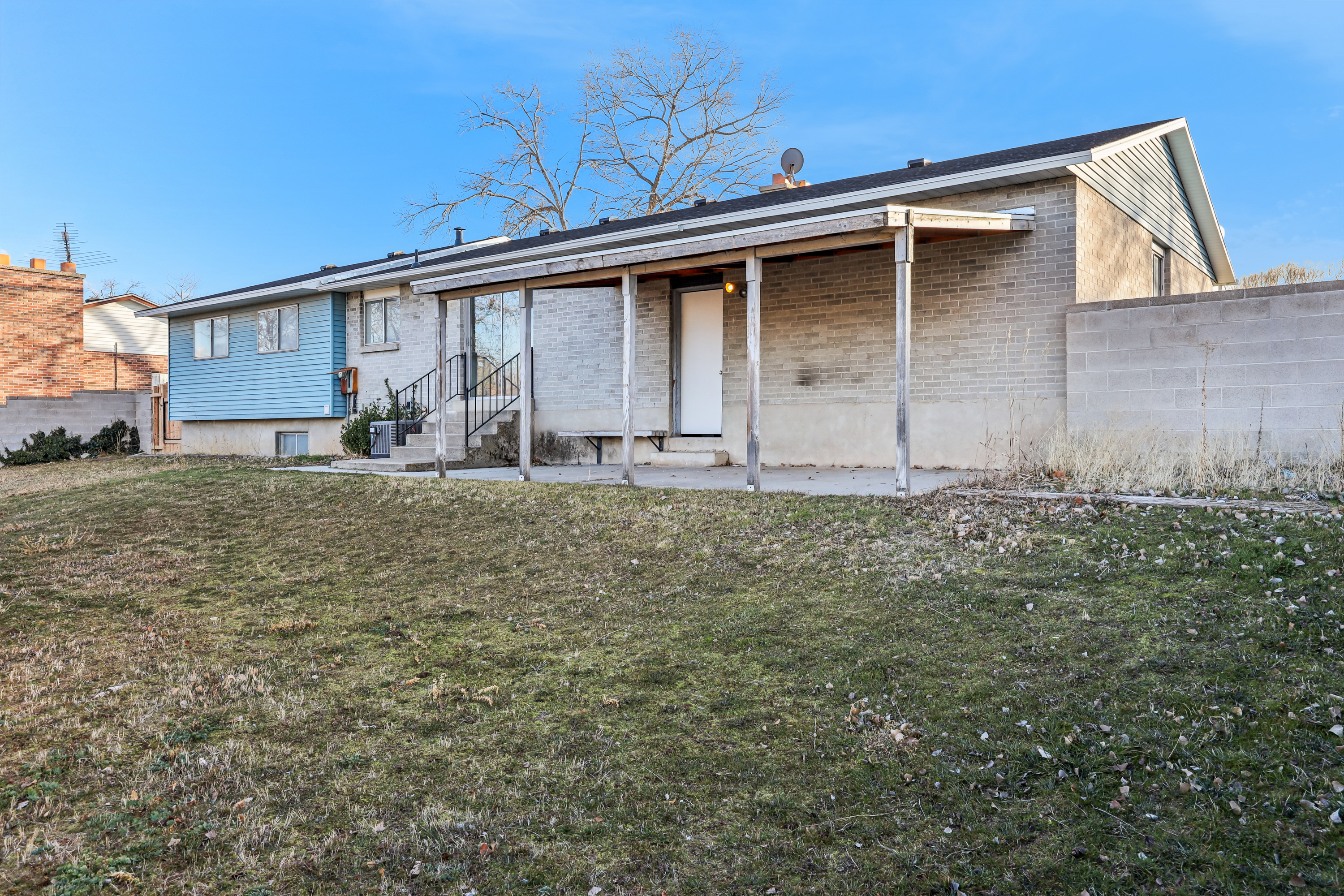 Photo 10 of 40 of 3020 W Rosa Vista Dr, Taylorsville, UT