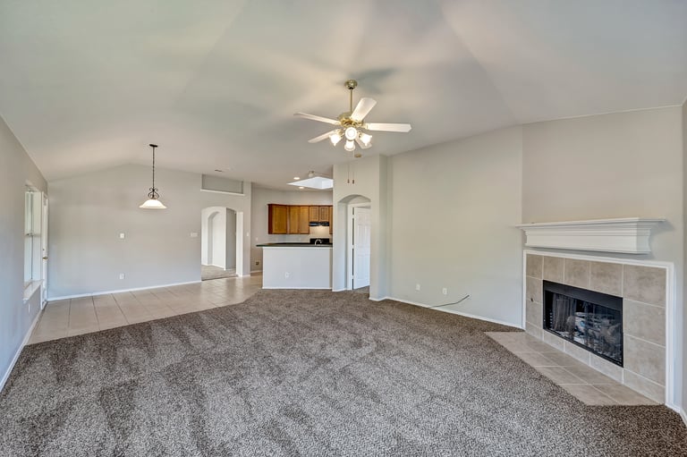 Photo 10 of 28 - 5573 Lawnsberry Dr, Fort Worth, TX 76137