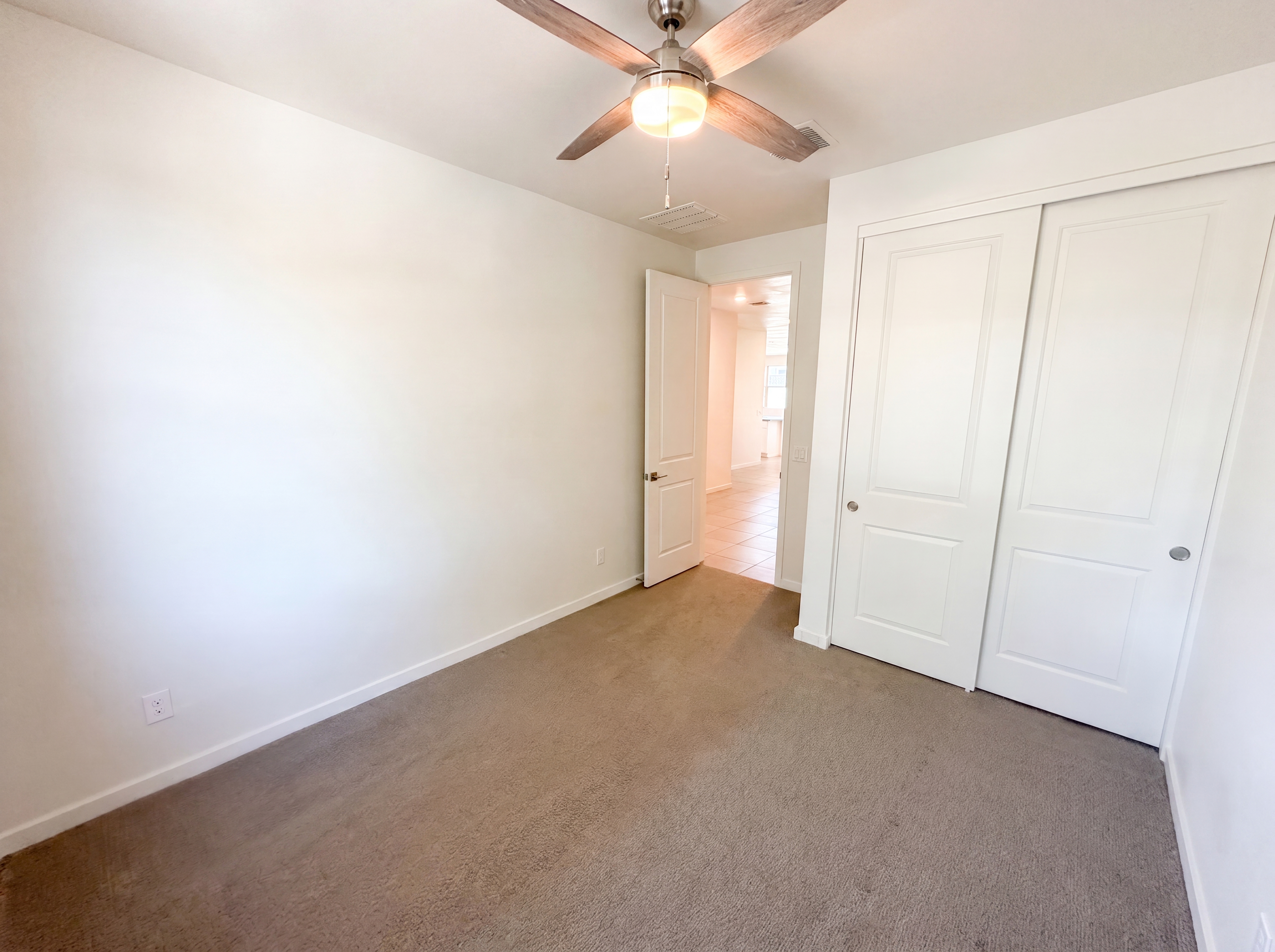 Photo 4 of 25 of 17722 W Pinnacle Vista Dr, Surprise, AZ