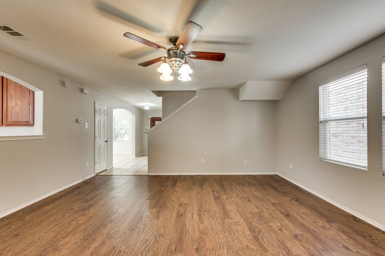 Photo 14 of 38 - 3625 Camino Real Trl, Denton, TX 76208
