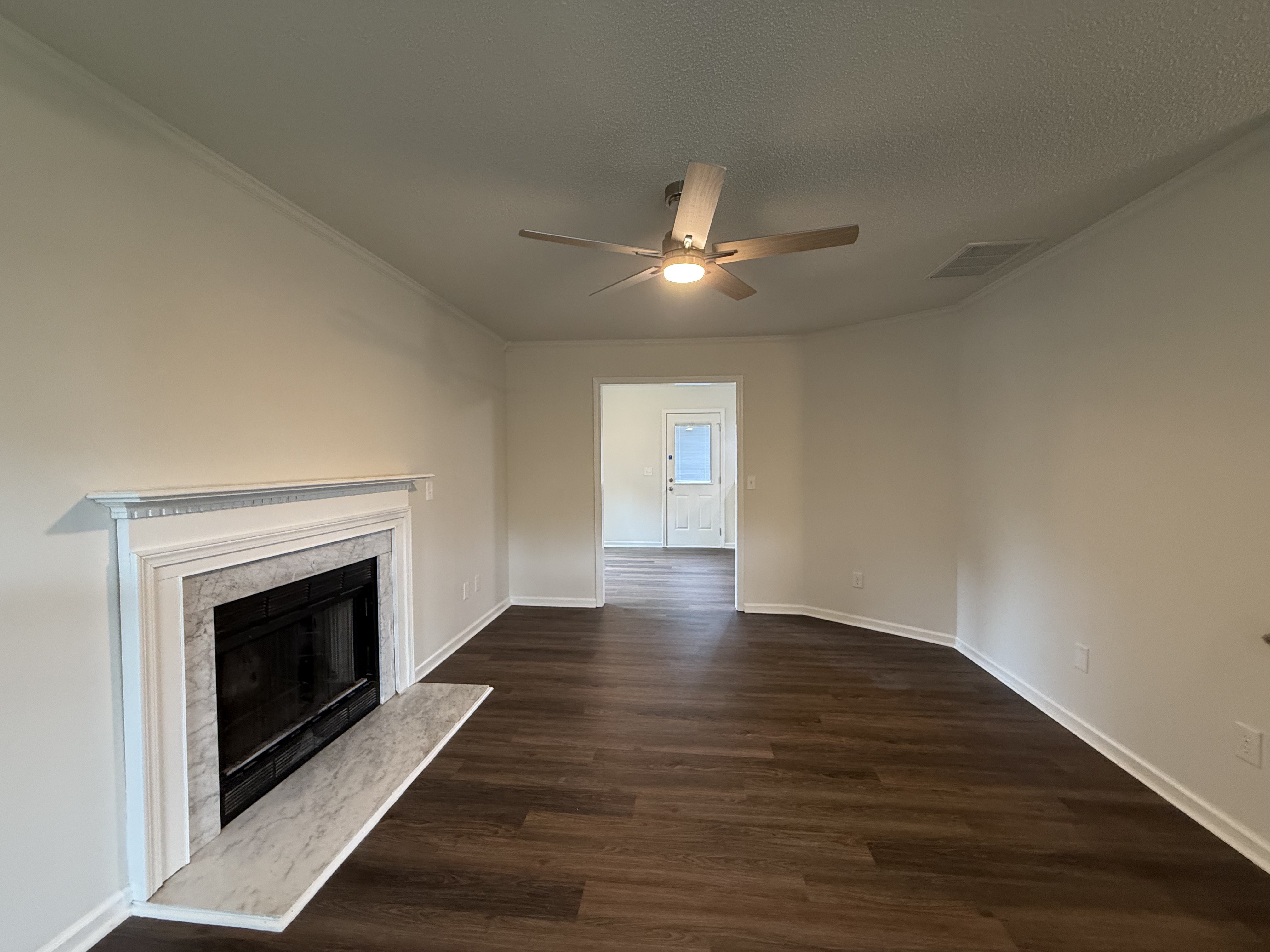 Photo 3 of 30 of 1001 Kingstree Ridge Dr, Winston Salem, NC