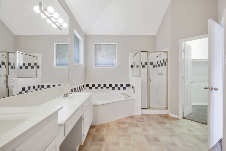 Photo 3 of 24 - 2825 Garden Oaks Pl, Grand Prairie, TX 75052