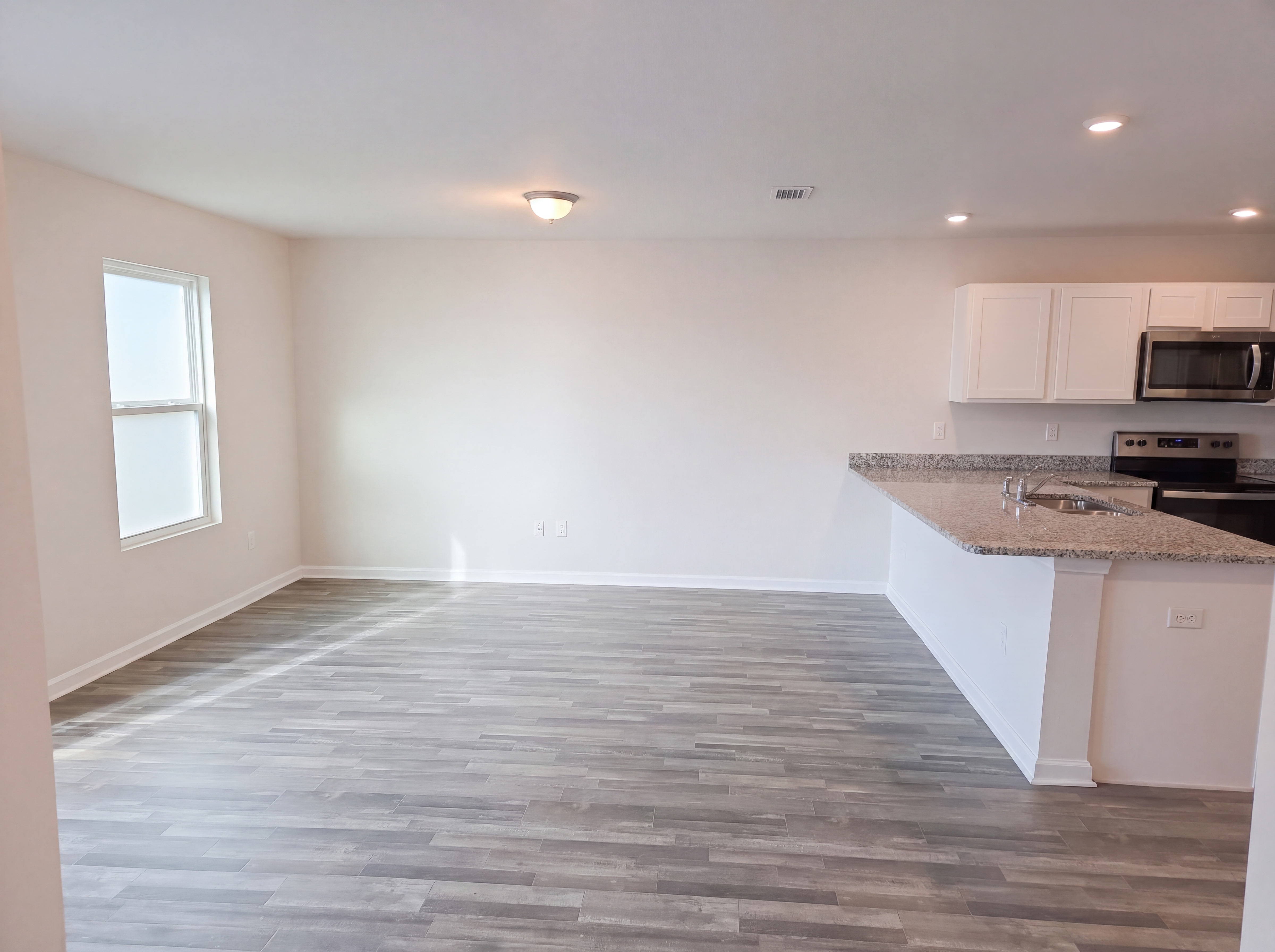 Photo 6 of 21 of 128 Mikaela Ave, Defuniak Springs, FL