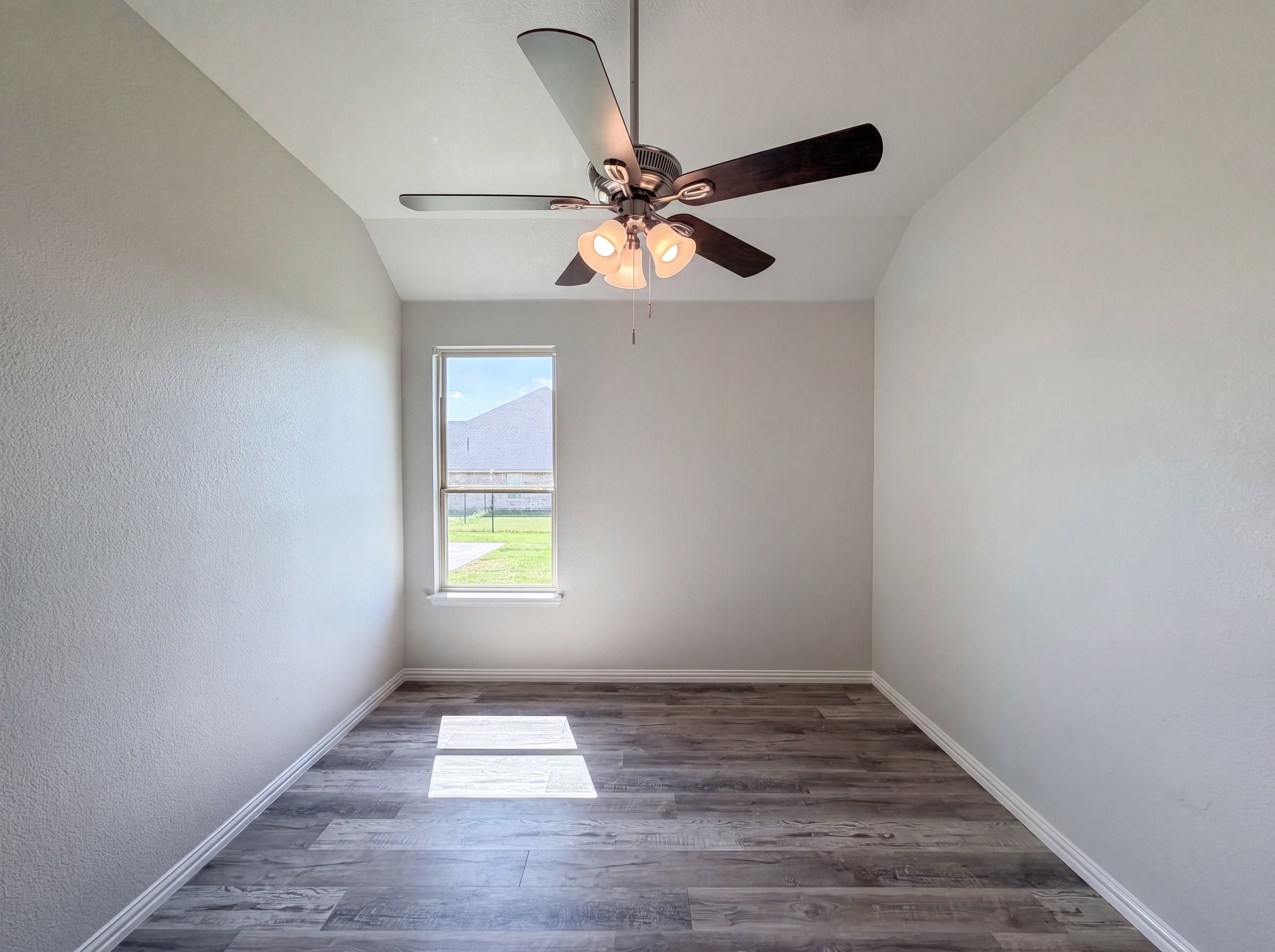 Photo 17 of 26 of 13904 Prairie Vista Ln, Ponder, TX